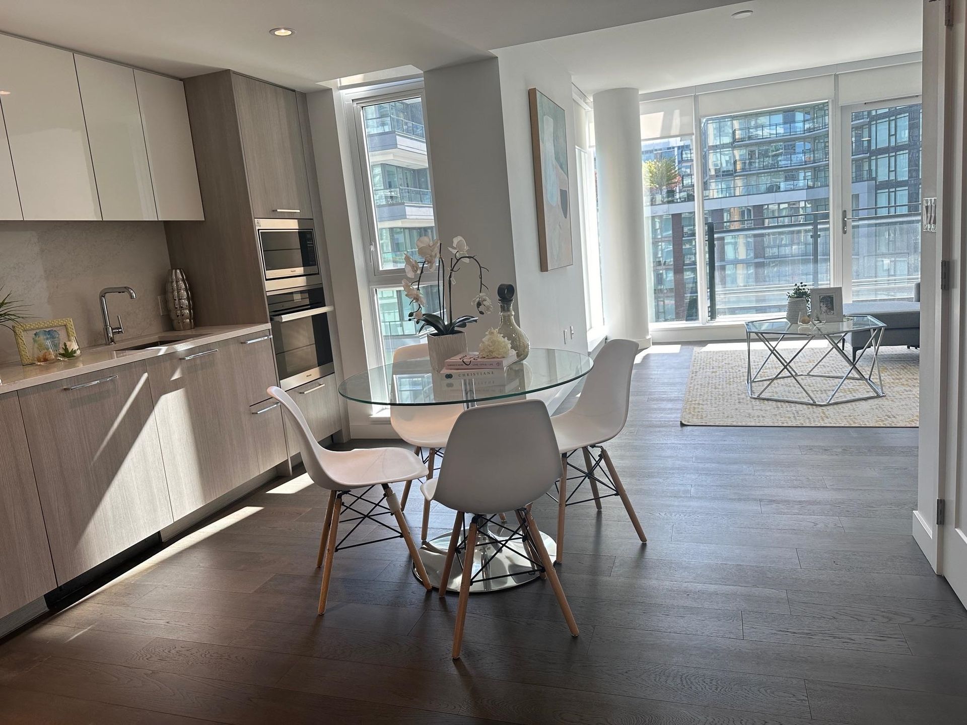 1000 - 3280 Corvette Way1