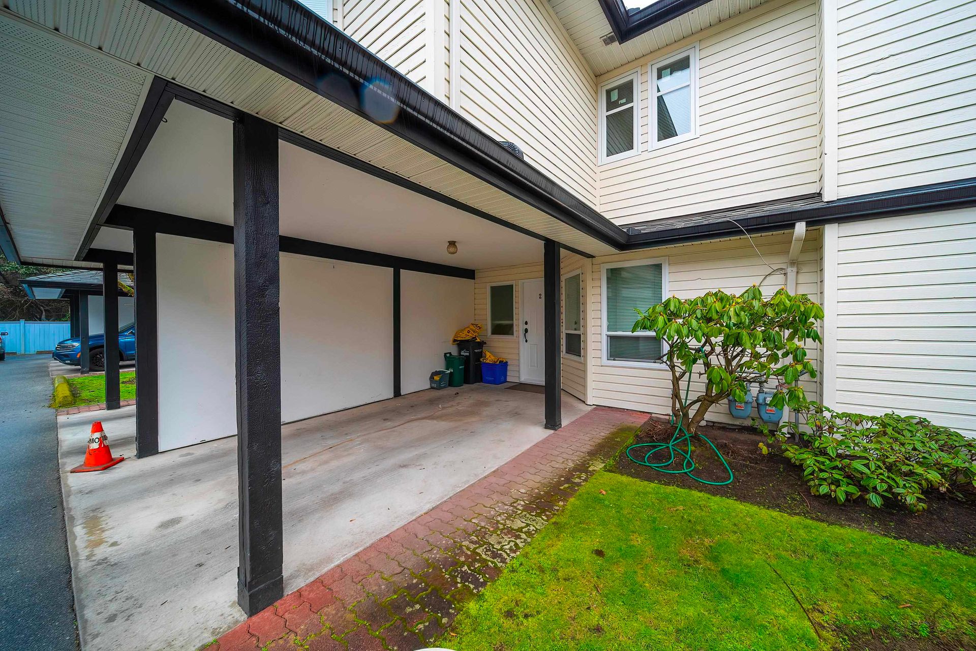 2 - 7191 Garden City Road3