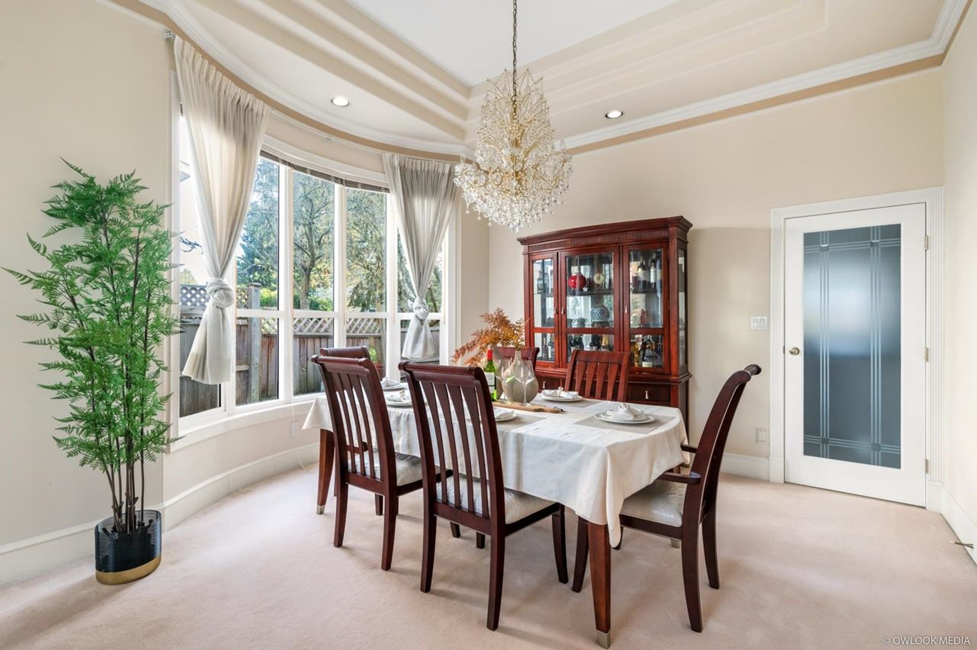 8100 Minler Road3