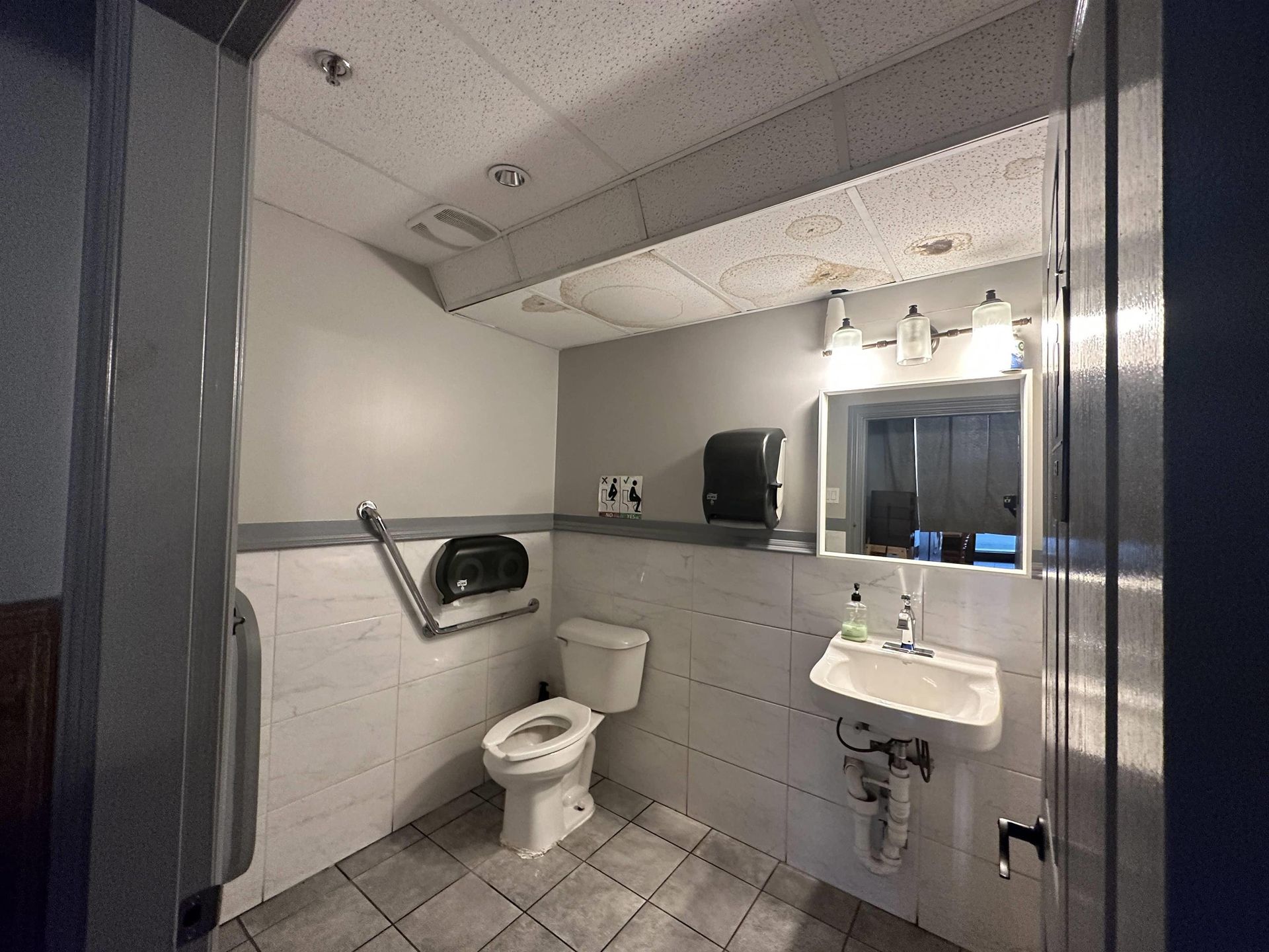 Photo 10 at 1015 - 8580 Alexandra Road, West Cambie, Richmond Photo 10 at 1015 - 8580 Alexandra Road, West Cambie, Richmond