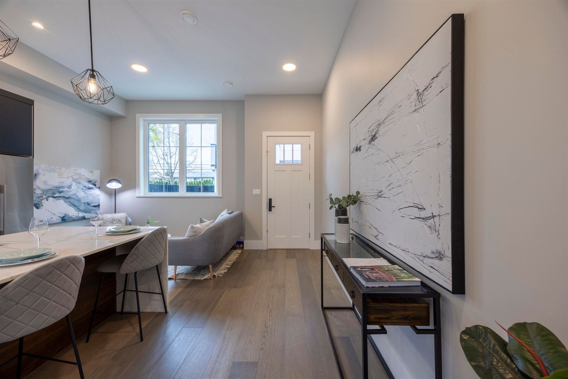 4 - 9500 Garden City Road3