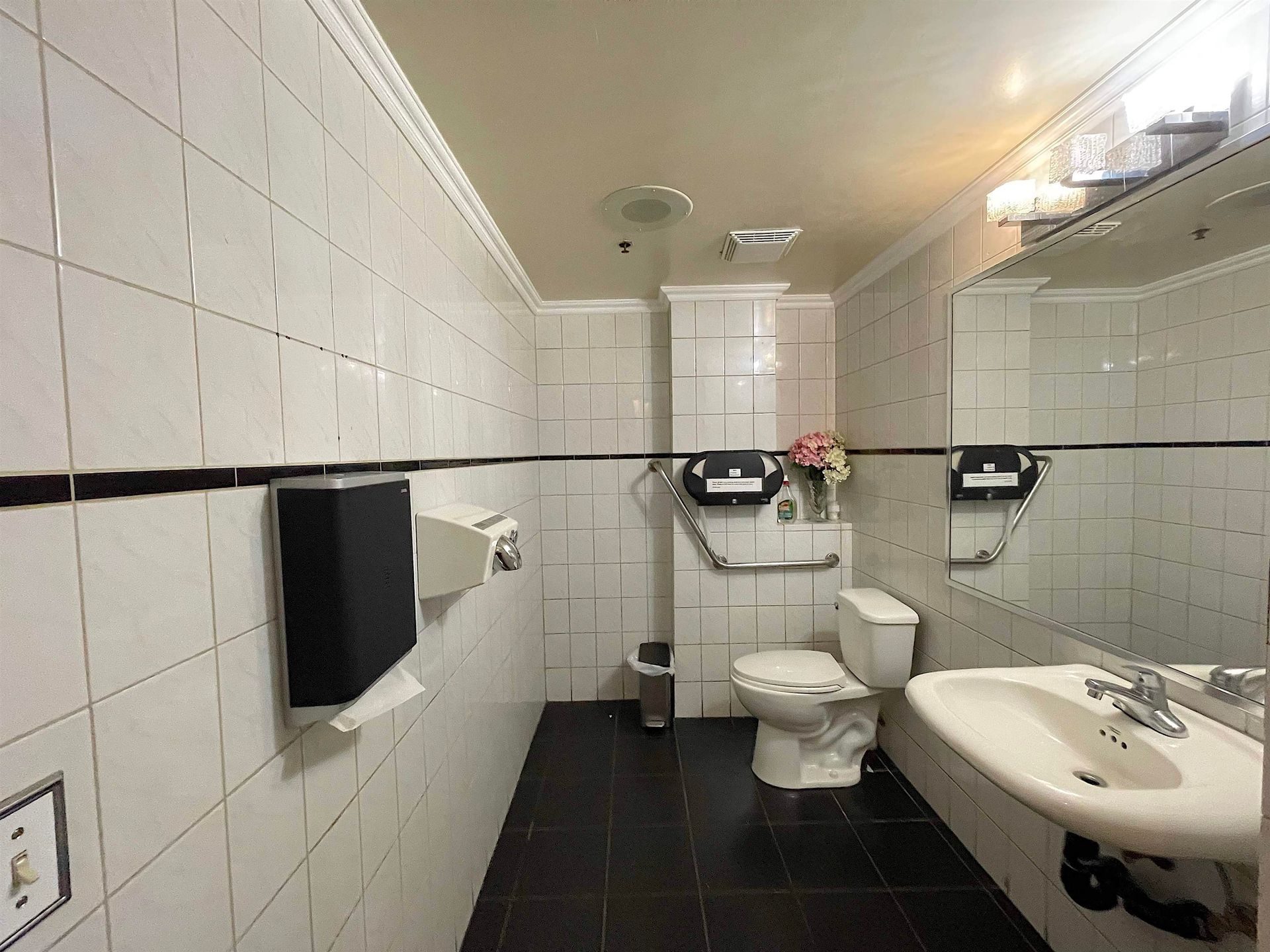 Photo 37 at 100 - 1215 W Broadway, Fairview VW, Vancouver West Photo 37 at 100 - 1215 W Broadway, Fairview VW, Vancouver West