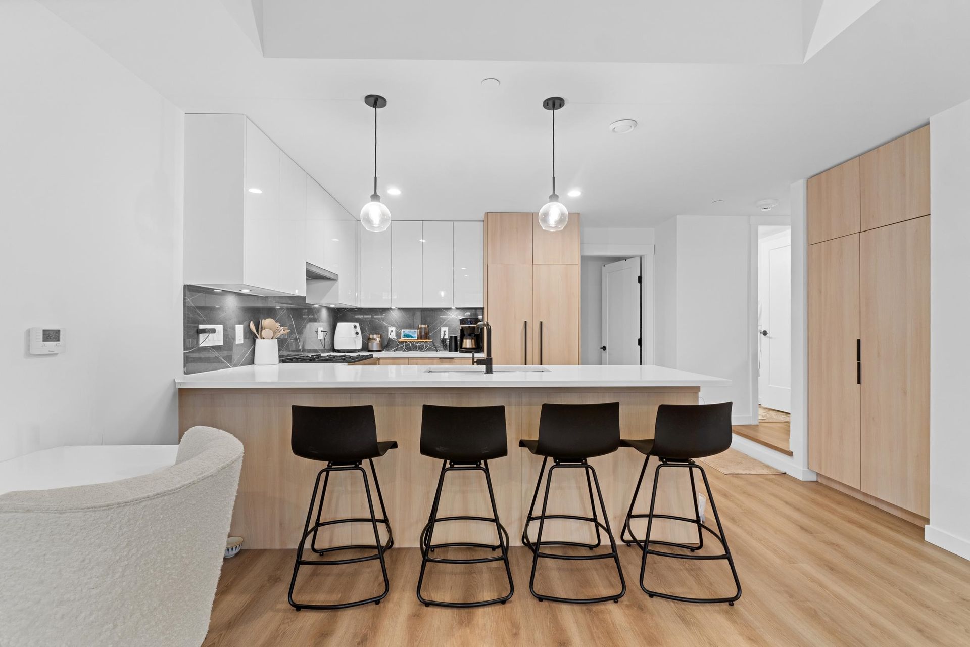 Photo 2 at 5 - 237 Ridgeway Avenue, Lower Lonsdale, North Vancouver