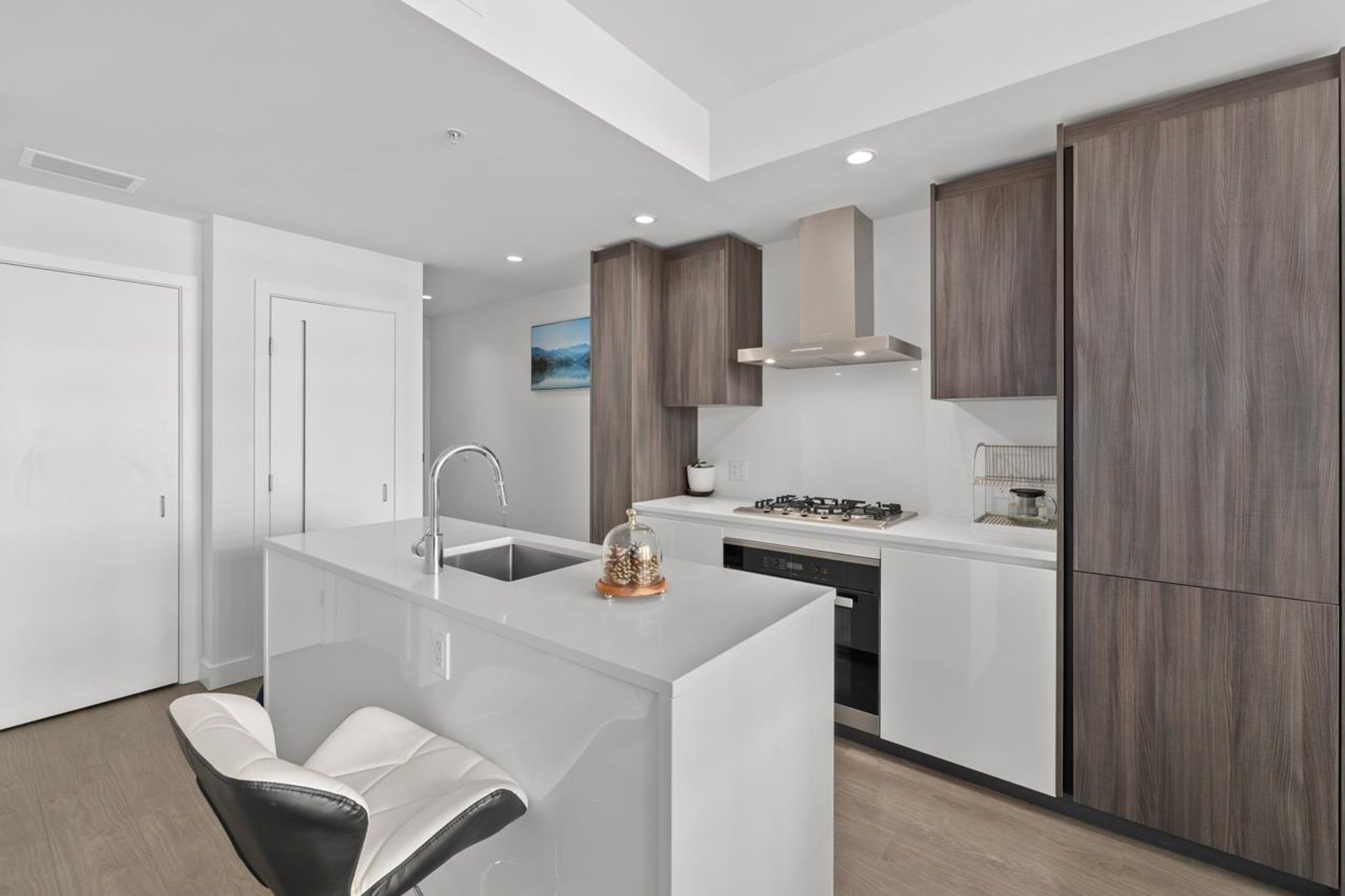 908 - 8133 Cook Road4