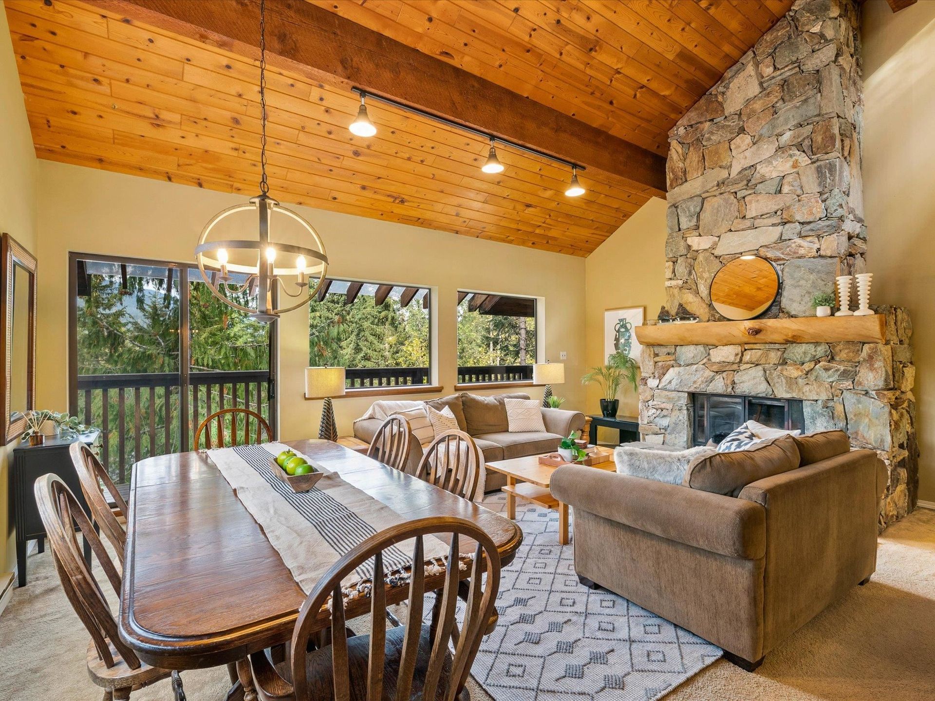 2317-cheakamus-way-bayshores-whistler-04.jpg