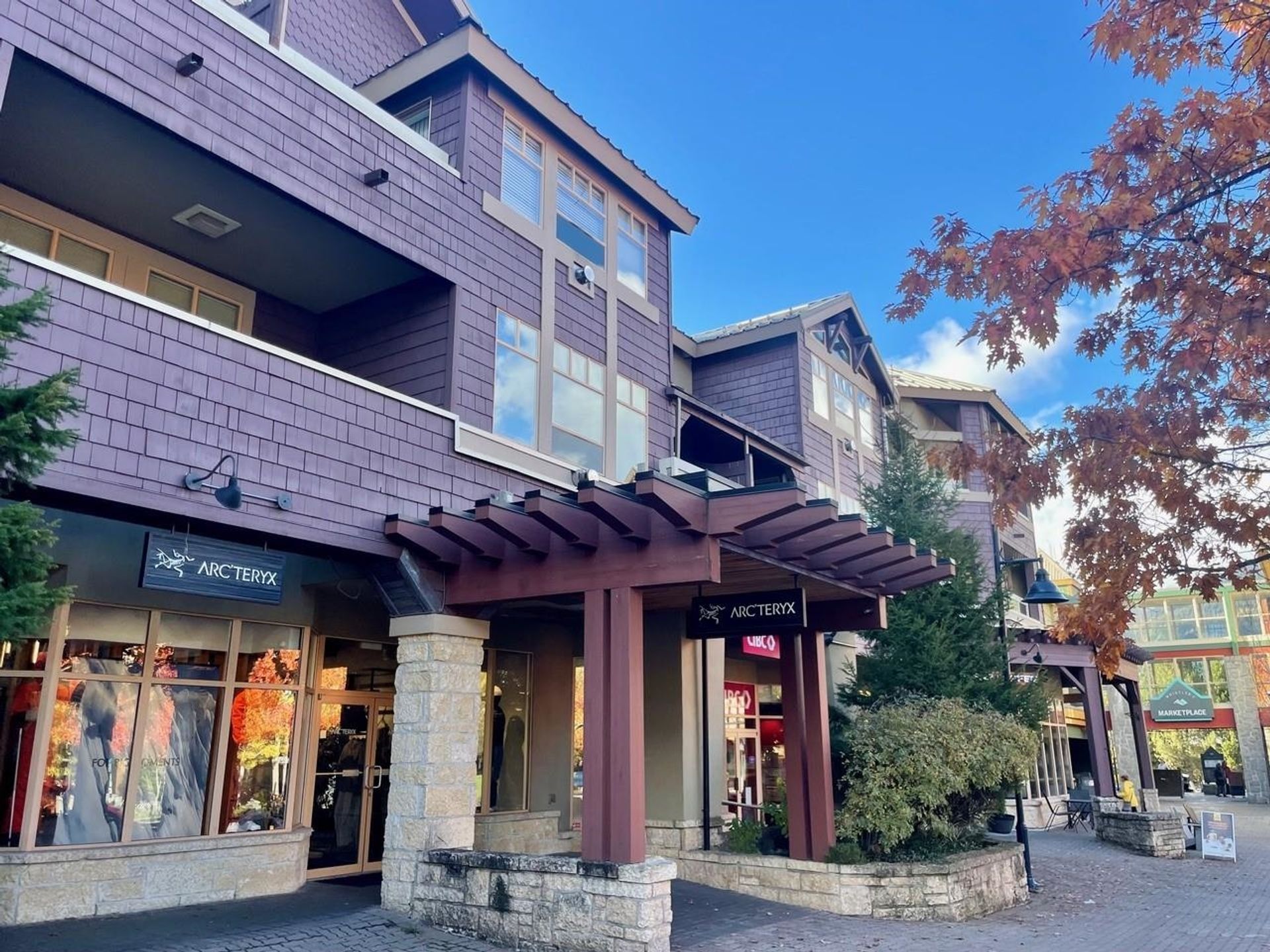 4338-main-street-whistler-village-whistler-02.jpg