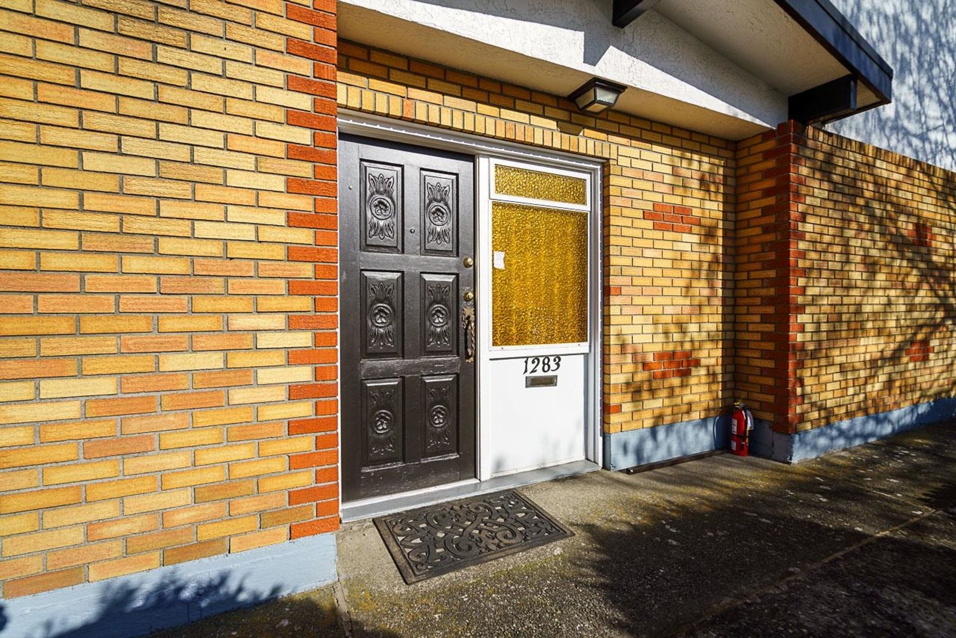 1283-e-59th-avenue-south-vancouver-vancouver-east-04.jpg