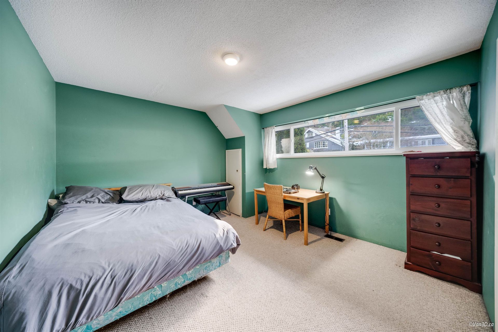 6387-chatham-street-horseshoe-bay-wv-west-vancouver-03.jpg