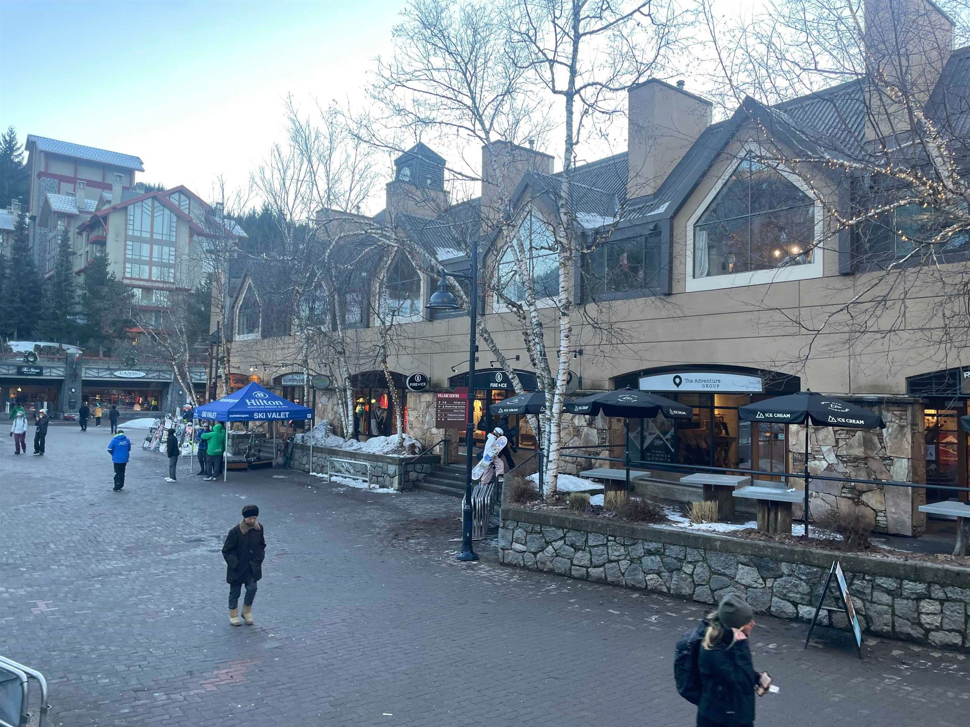 4293-mountain-square-whistler-village-whistler-02.jpg