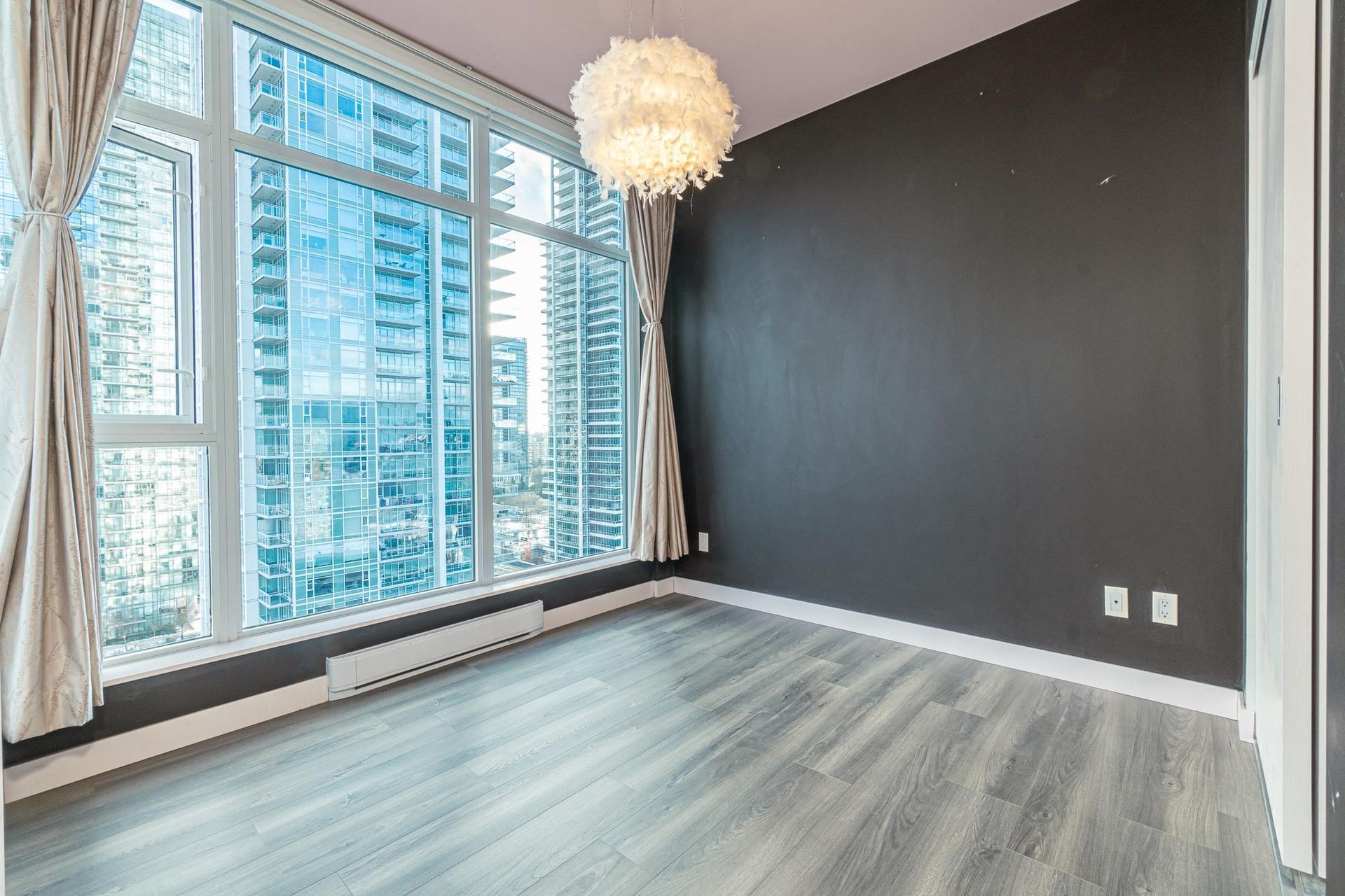 Photo 12 at 1909 - 4688 Kingsway, Metrotown, Burnaby South Photo 12 at 1909 - 4688 Kingsway, Metrotown, Burnaby South