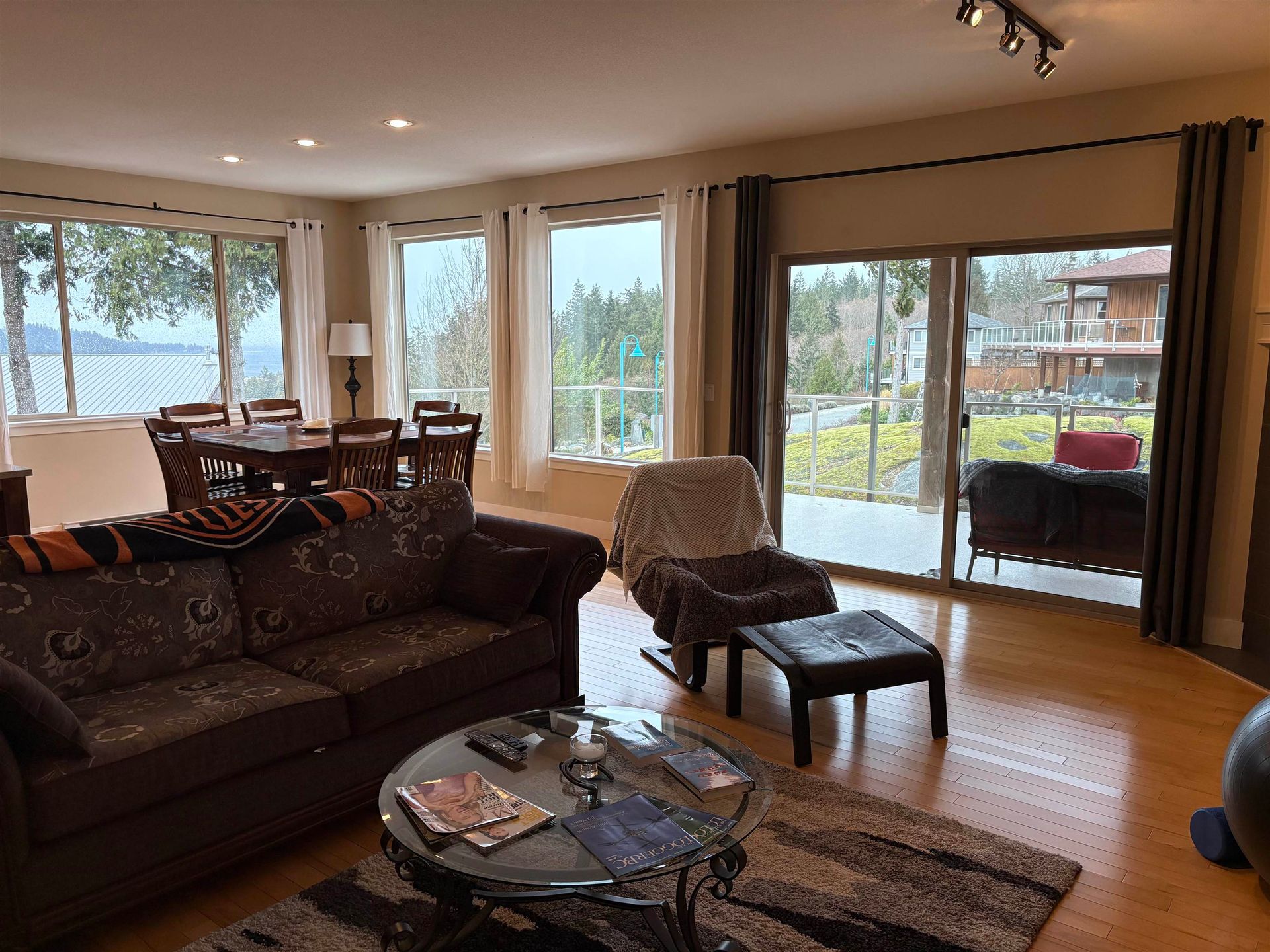 Photo 3 at 5781 Genni\'s Way, Sechelt District, Sunshine Coast Photo 3 at 5781 Genni\'s Way, Sechelt District, Sunshine Coast