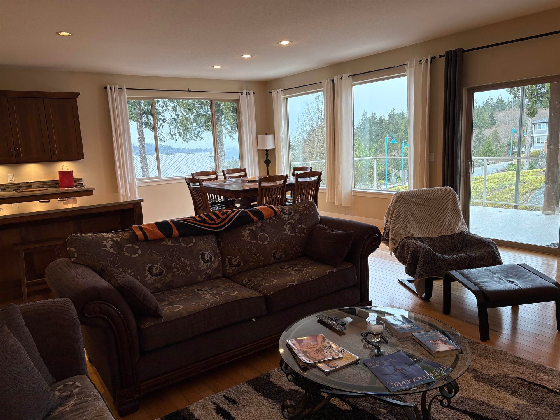 Photo 5 at 5781 Genni\'s Way, Sechelt District, Sunshine Coast Photo 5 at 5781 Genni\'s Way, Sechelt District, Sunshine Coast