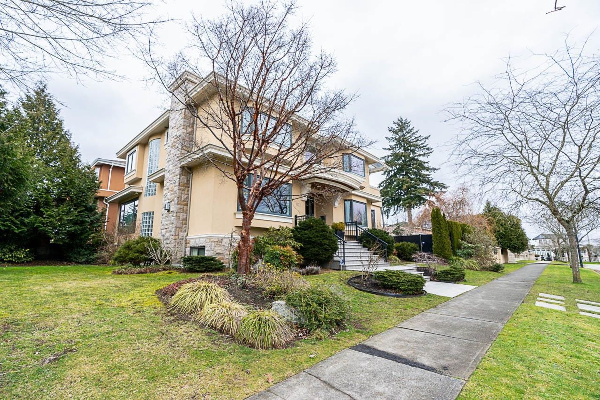 823 W 52nd Avenue, South Cambie, Vancouver West photo number 2 823 W 52nd Avenue, South Cambie, Vancouver West photo number 2