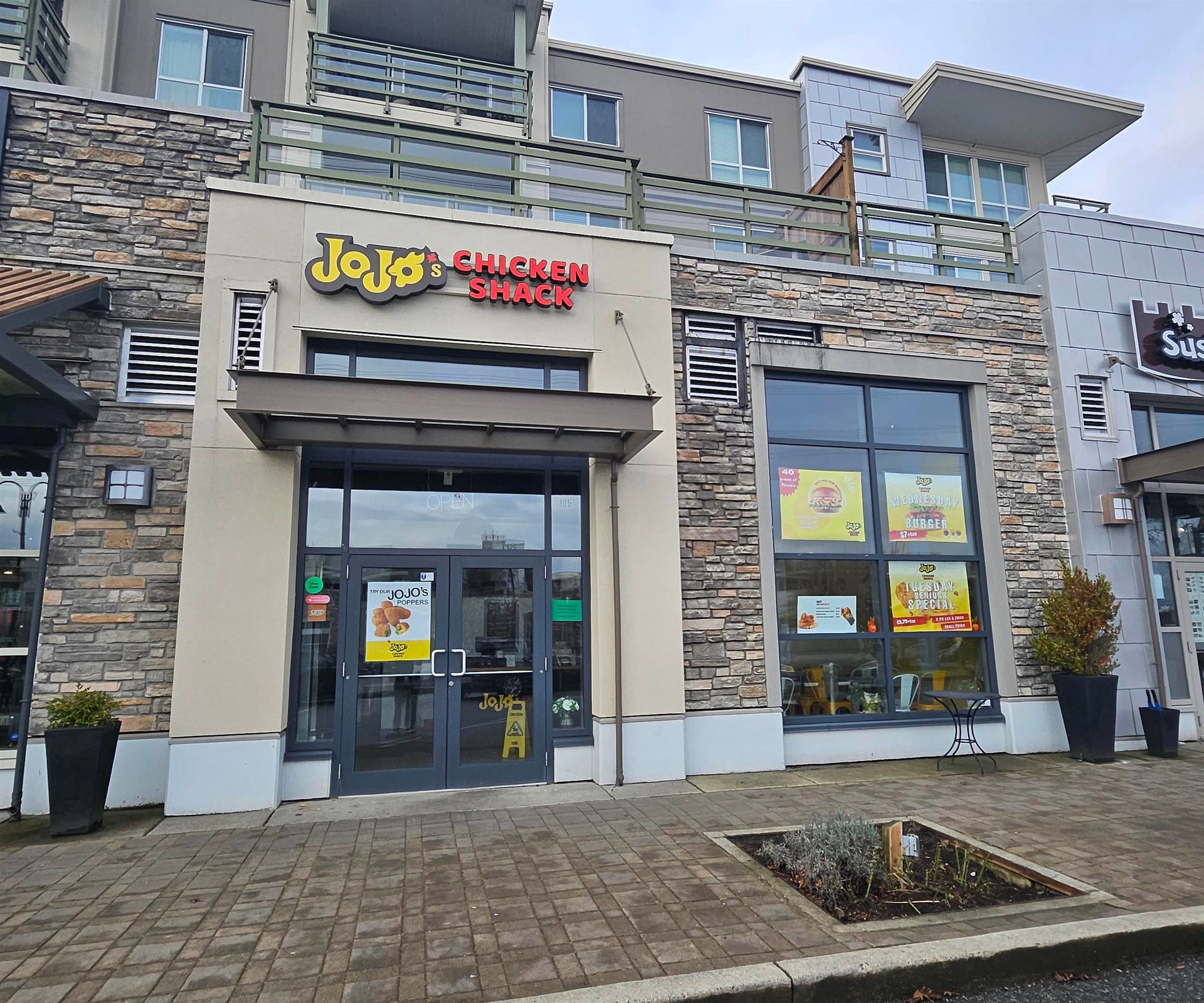 105 - 15785 Croydon Drive, Grandview Surrey, South Surrey White Rock photo number 2 105 - 15785 Croydon Drive, Grandview Surrey, South Surrey White Rock photo number 2