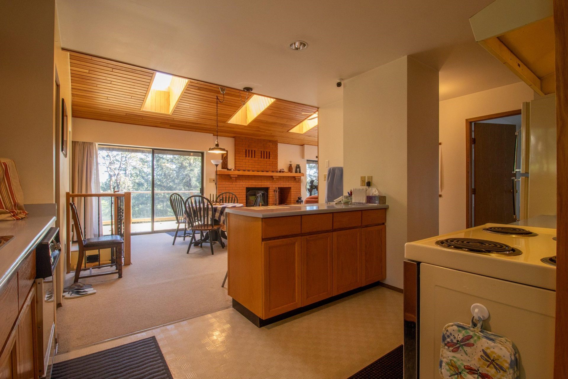 Photo 11 at 1001 Robson Way, Galiano Island, Islands-Van. & Gulf Photo 11 at 1001 Robson Way, Galiano Island, Islands-Van. & Gulf
