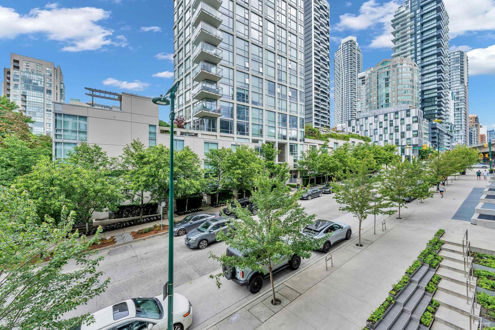 1480-howe-street-yaletown-vancouver-west-04.jpg