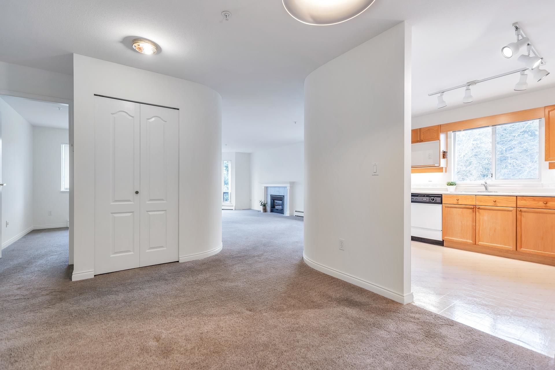 210 - 9260 No.2 Road4