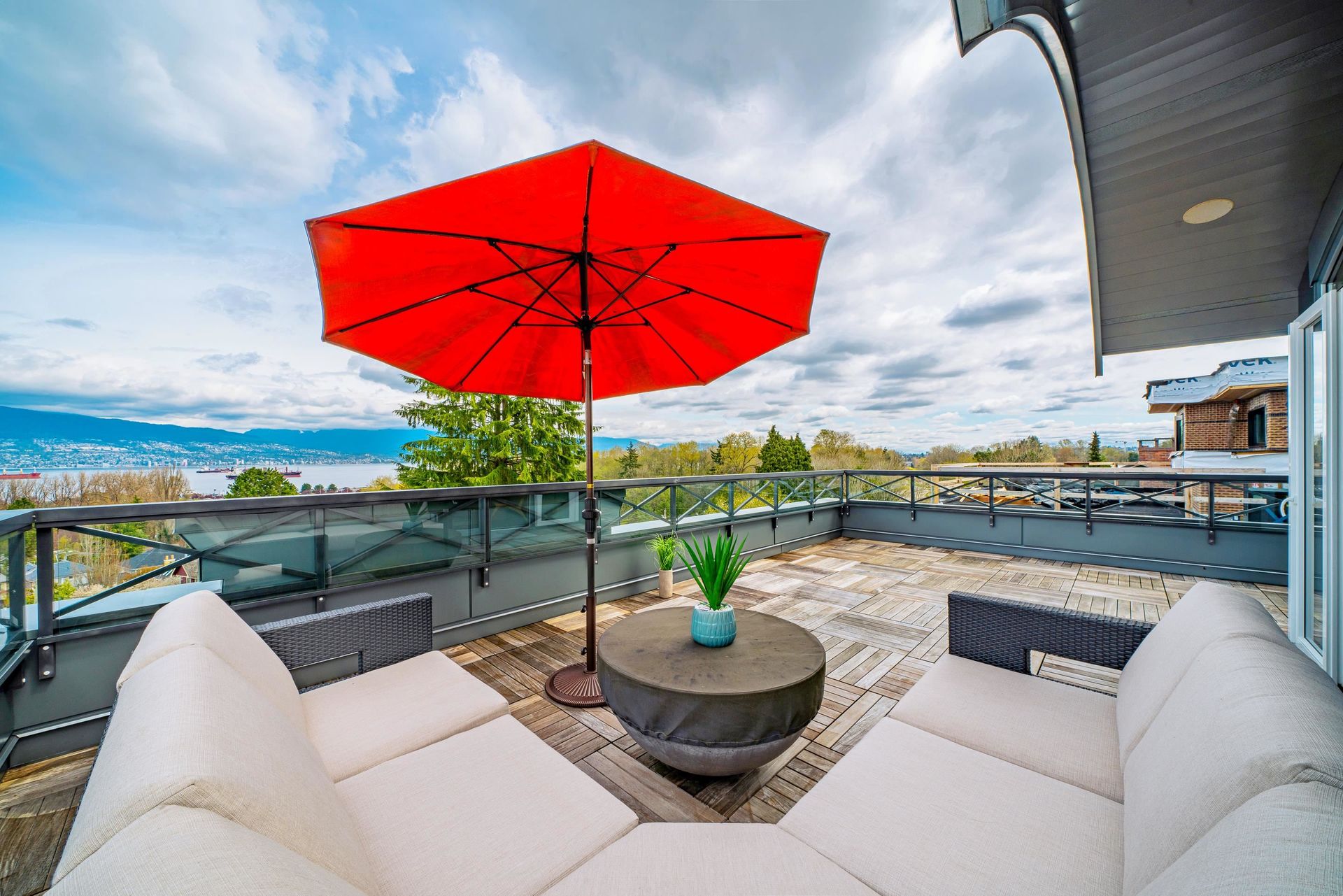 4350-locarno-crescent-point-grey-vancouver-west-02.jpg