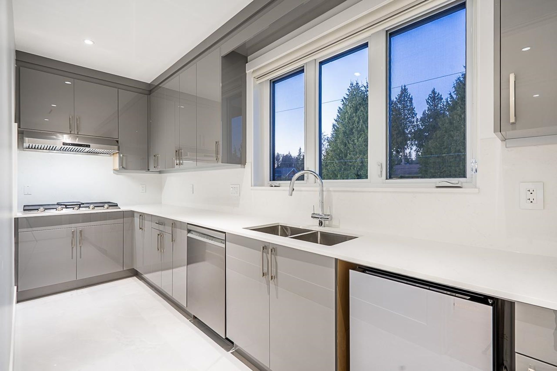 Photo 10 at 13528 14 Street, Crescent Bch Ocean Pk., South Surrey White Rock Photo 10 at 13528 14 Street, Crescent Bch Ocean Pk., South Surrey White Rock