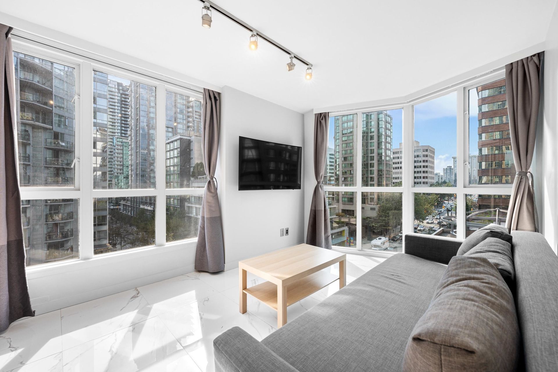 1188-howe-street-downtown-vw-vancouver-west-02.jpg
