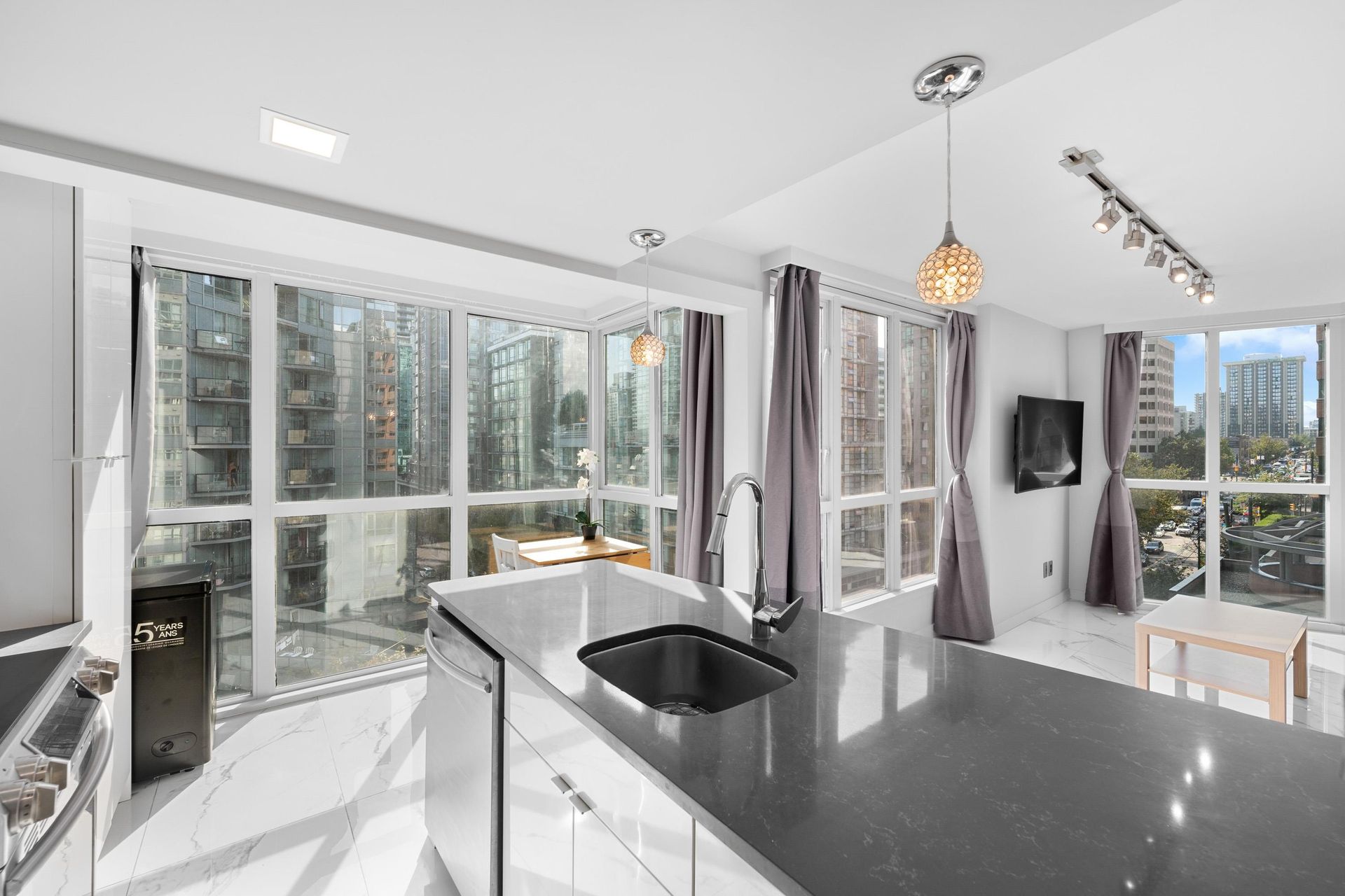 1188-howe-street-downtown-vw-vancouver-west-10.jpg