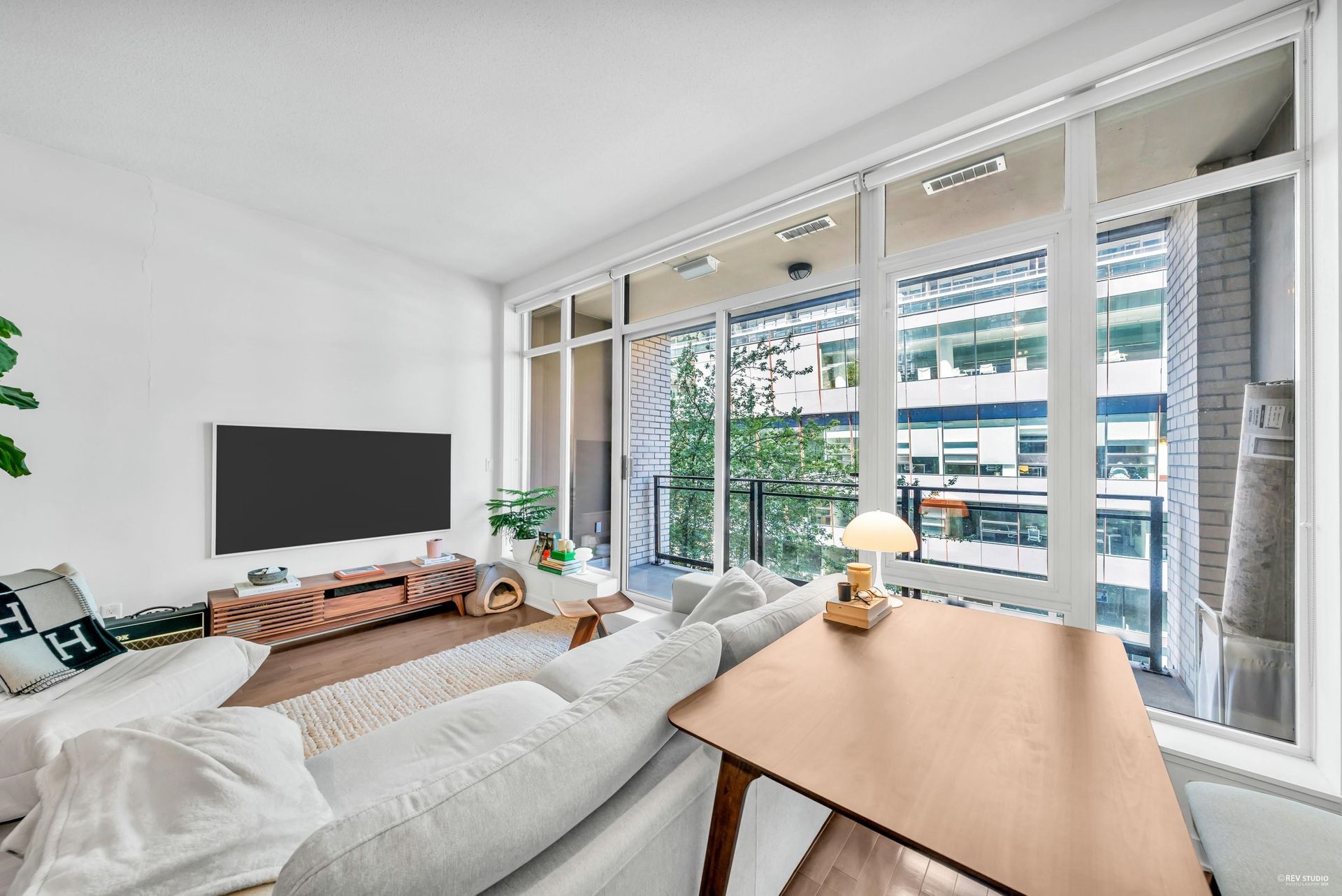 1252-hornby-street-downtown-vw-vancouver-west-04.jpg