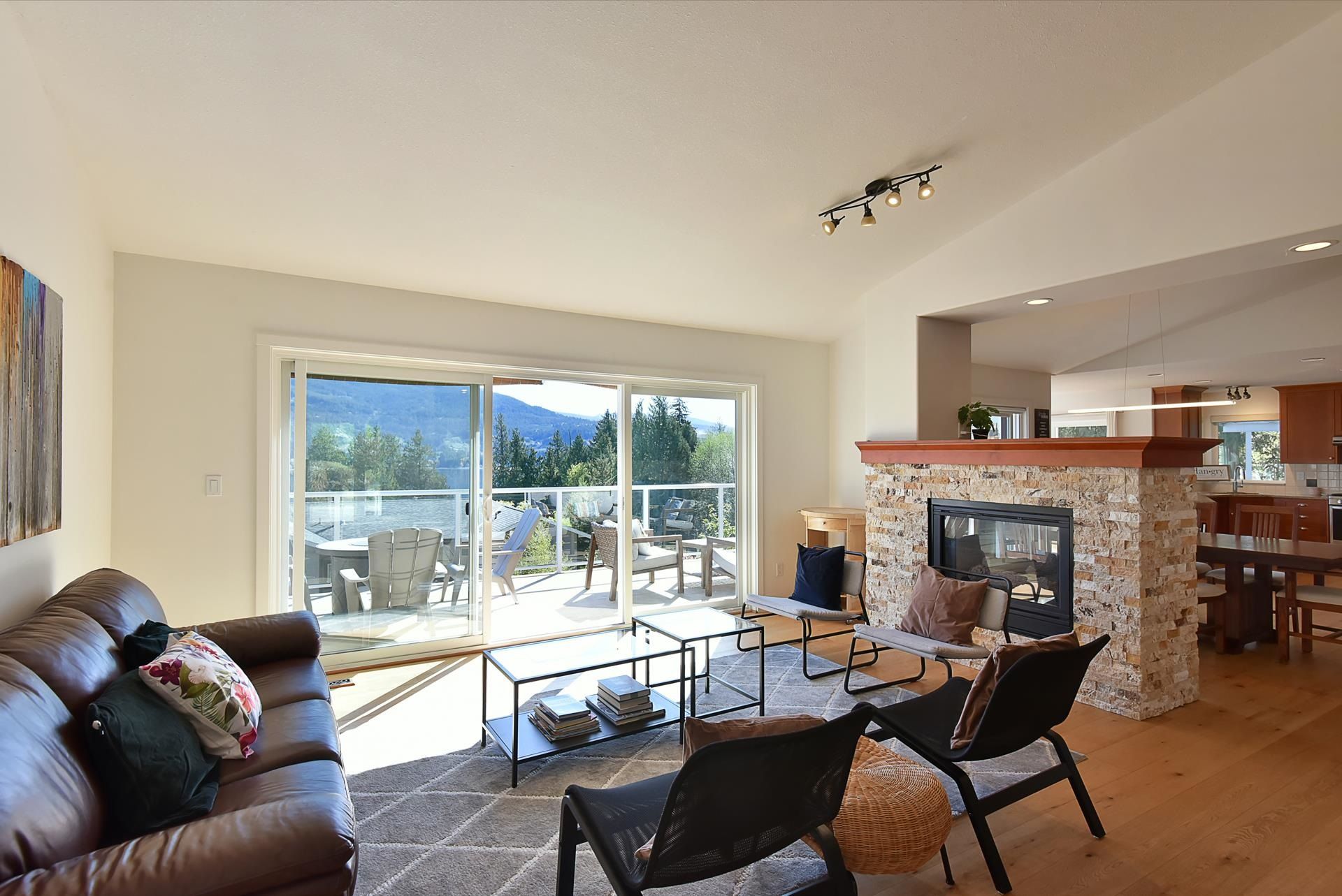 Photo 5 at 6274 Fairway Avenue, Sechelt District, Sunshine Coast Photo 5 at 6274 Fairway Avenue, Sechelt District, Sunshine Coast