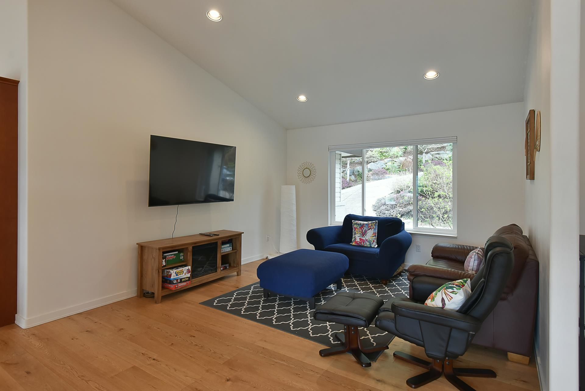 Photo 6 at 6274 Fairway Avenue, Sechelt District, Sunshine Coast Photo 6 at 6274 Fairway Avenue, Sechelt District, Sunshine Coast