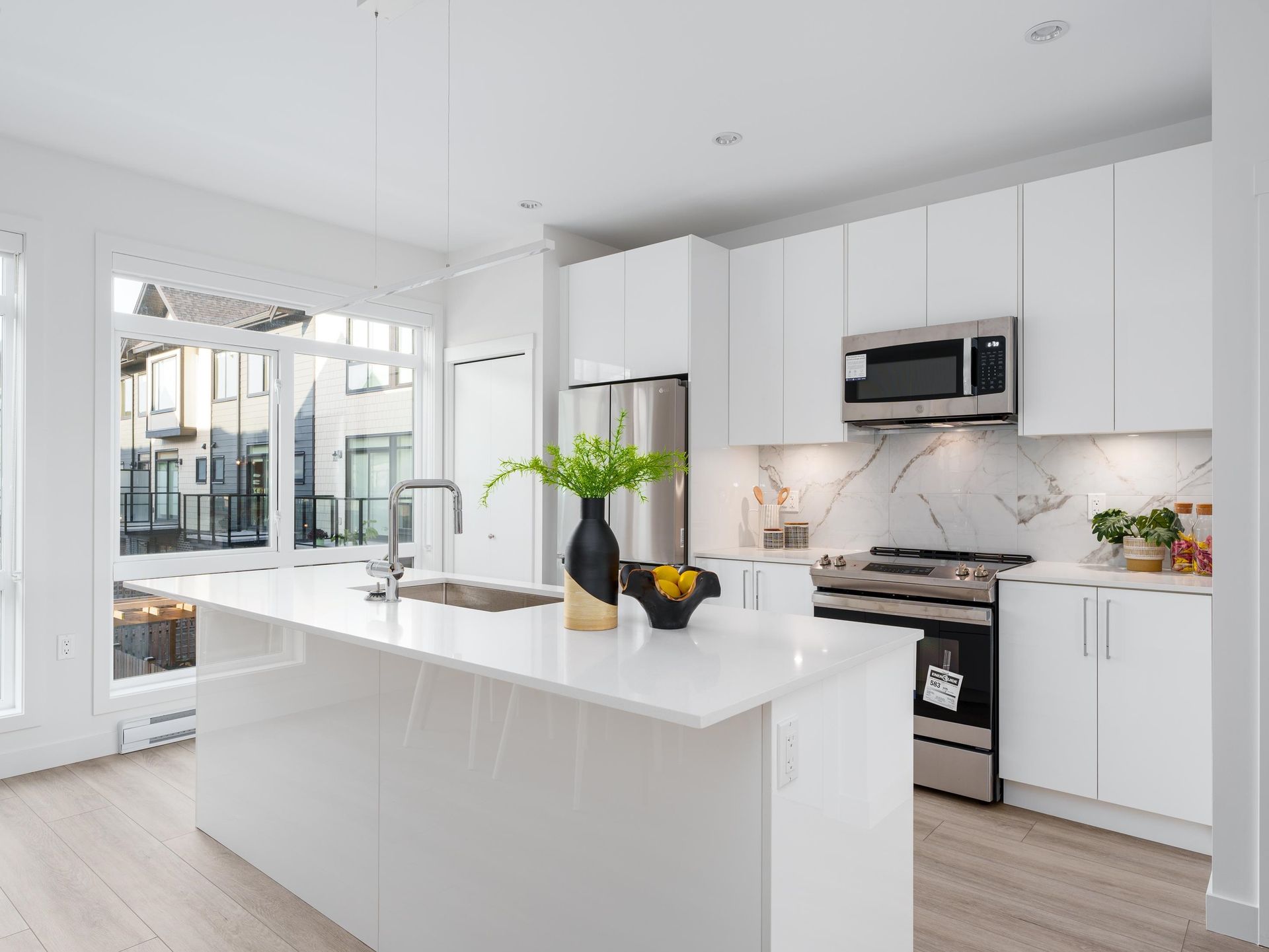 43 - 4337 Boundary Road3