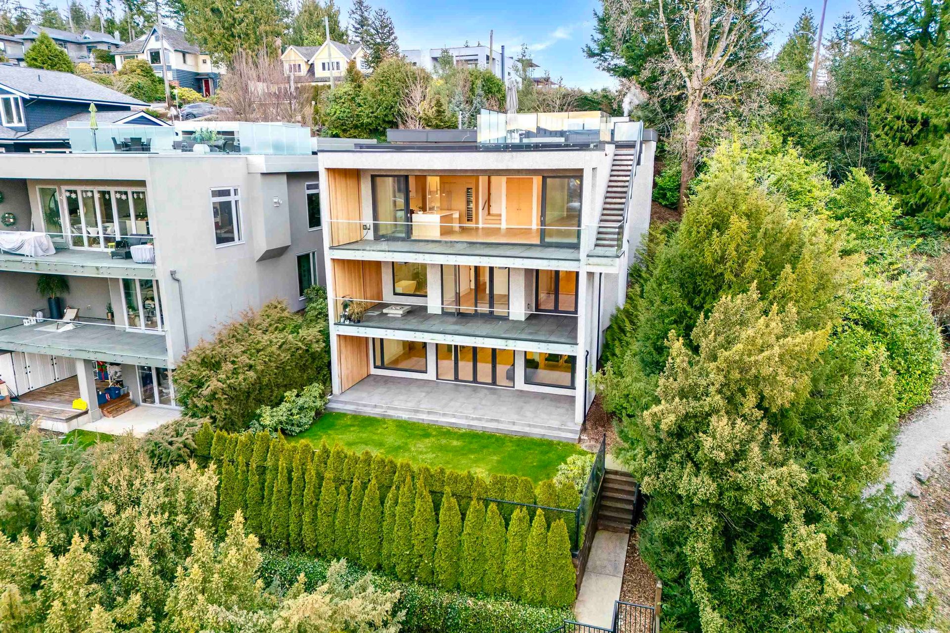 803 Braeside Street3