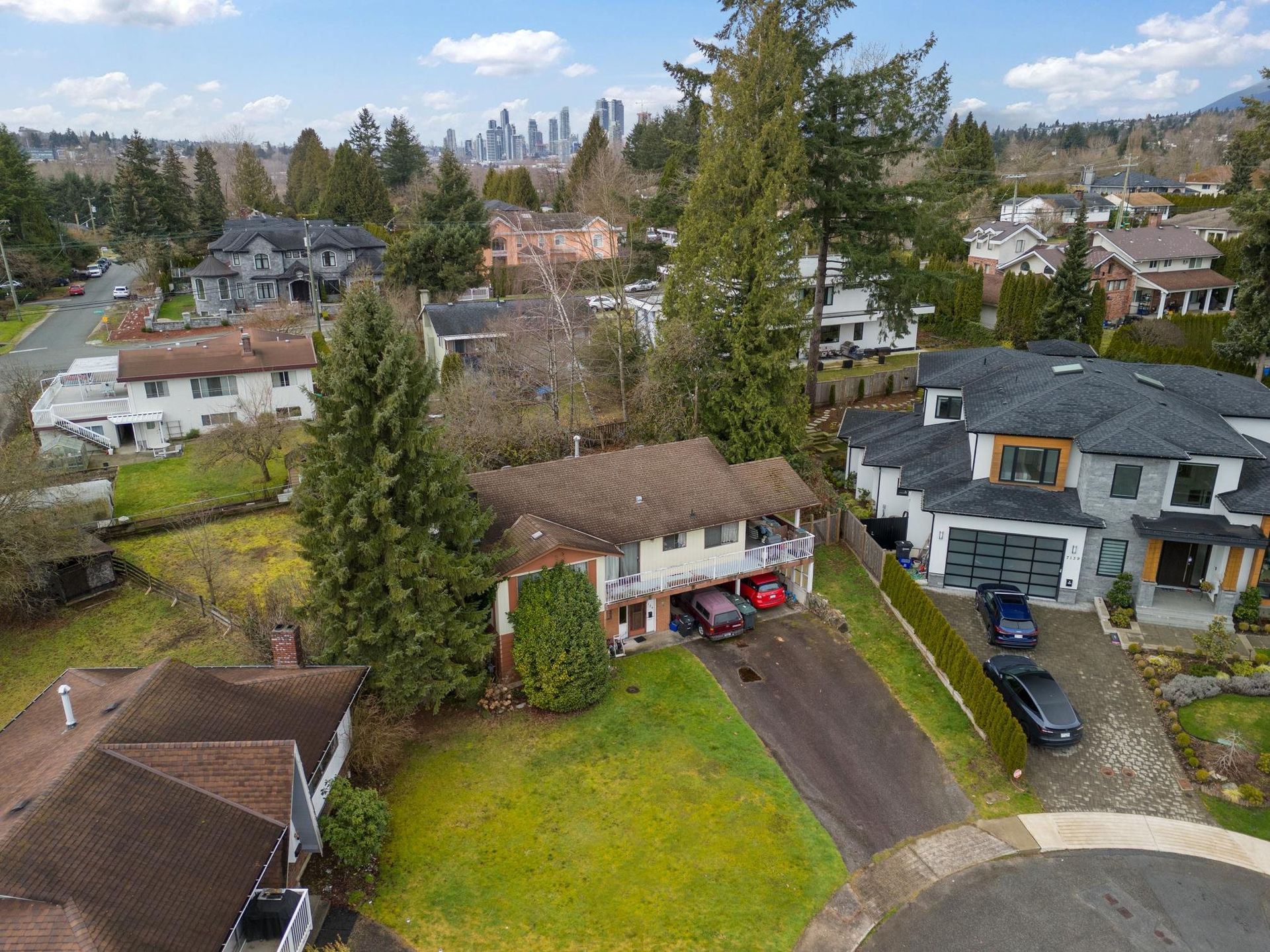 Photo 4 at 7129 Cardinal Court, Government Road, Burnaby North Photo 4 at 7129 Cardinal Court, Government Road, Burnaby North