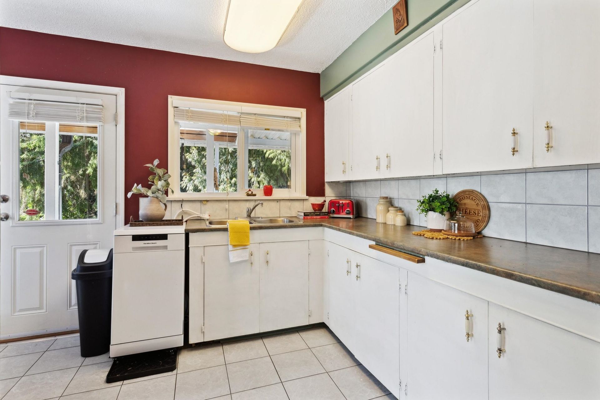 Photo 5 at 4559 Underwood Avenue, Lynn Valley, North Vancouver
