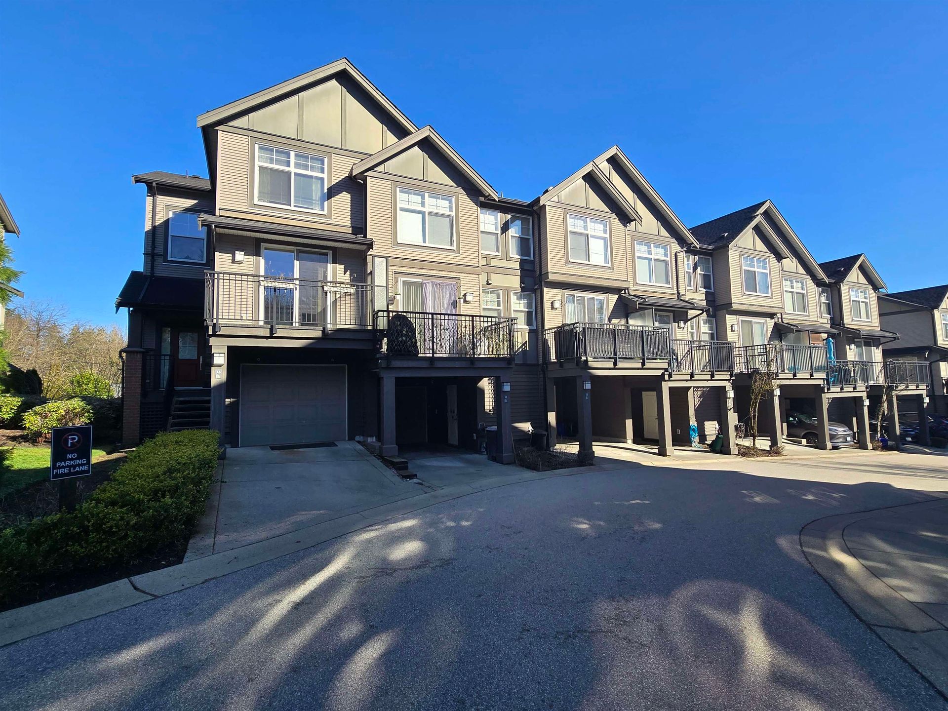14 - 15788 104 Avenue, Guildford, North Surrey photo 1 14 - 15788 104 Avenue, Guildford, North Surrey photo 1