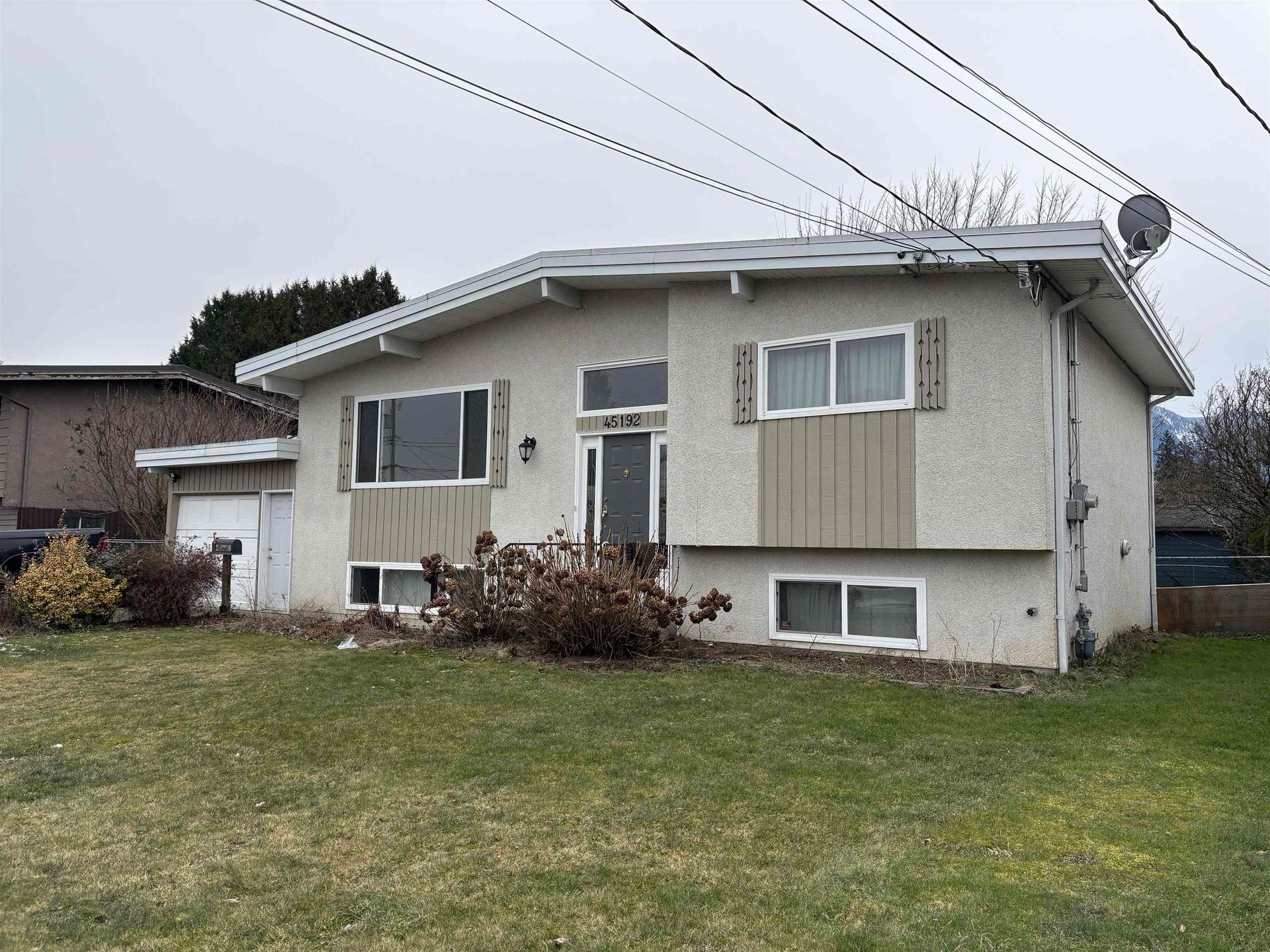 45192 Montcalm Road, Sardis South, Sardis photo number 2