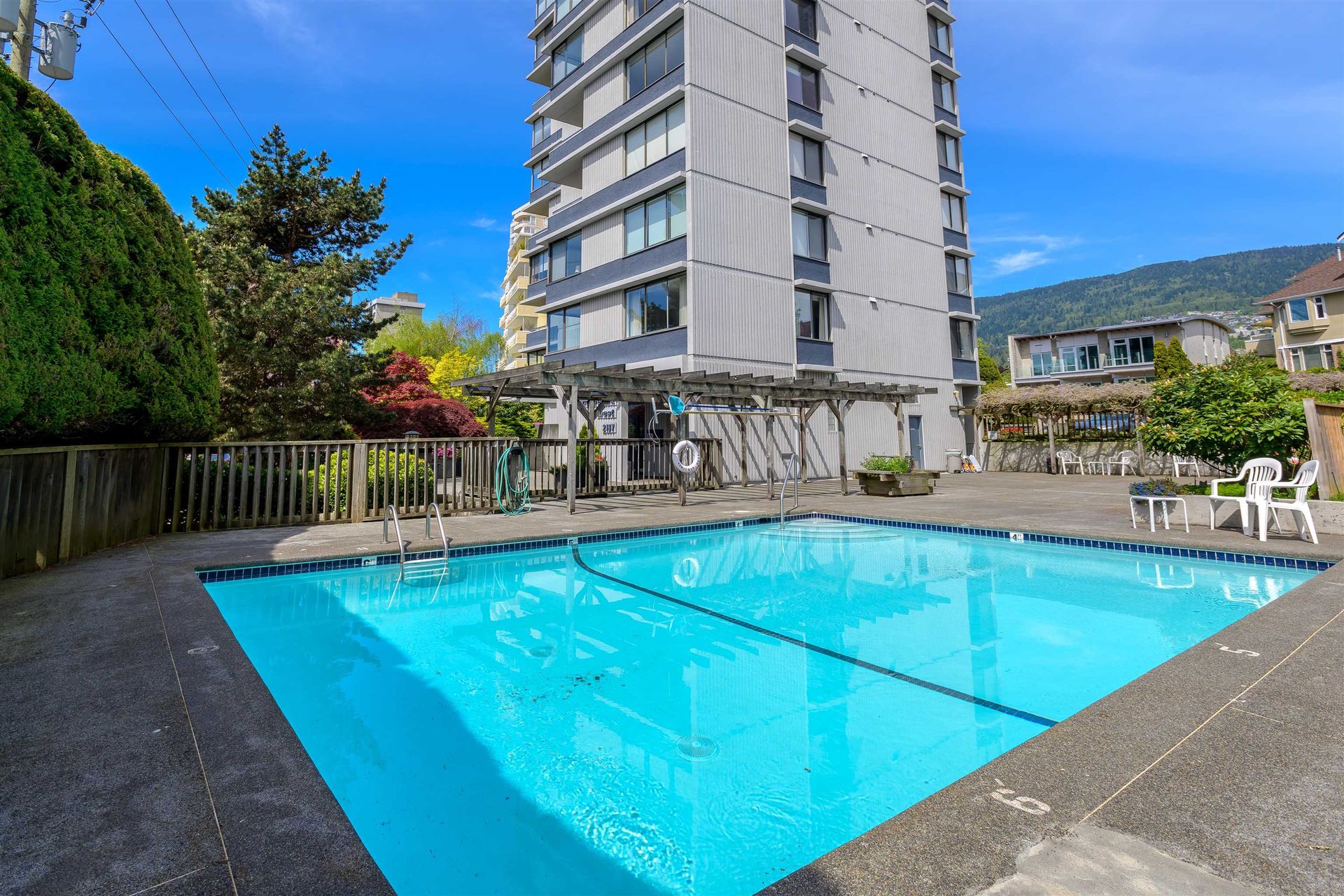 203 - 2167 Bellevue Avenue, Dundarave, West Vancouver photo number 2 203 - 2167 Bellevue Avenue, Dundarave, West Vancouver photo number 2