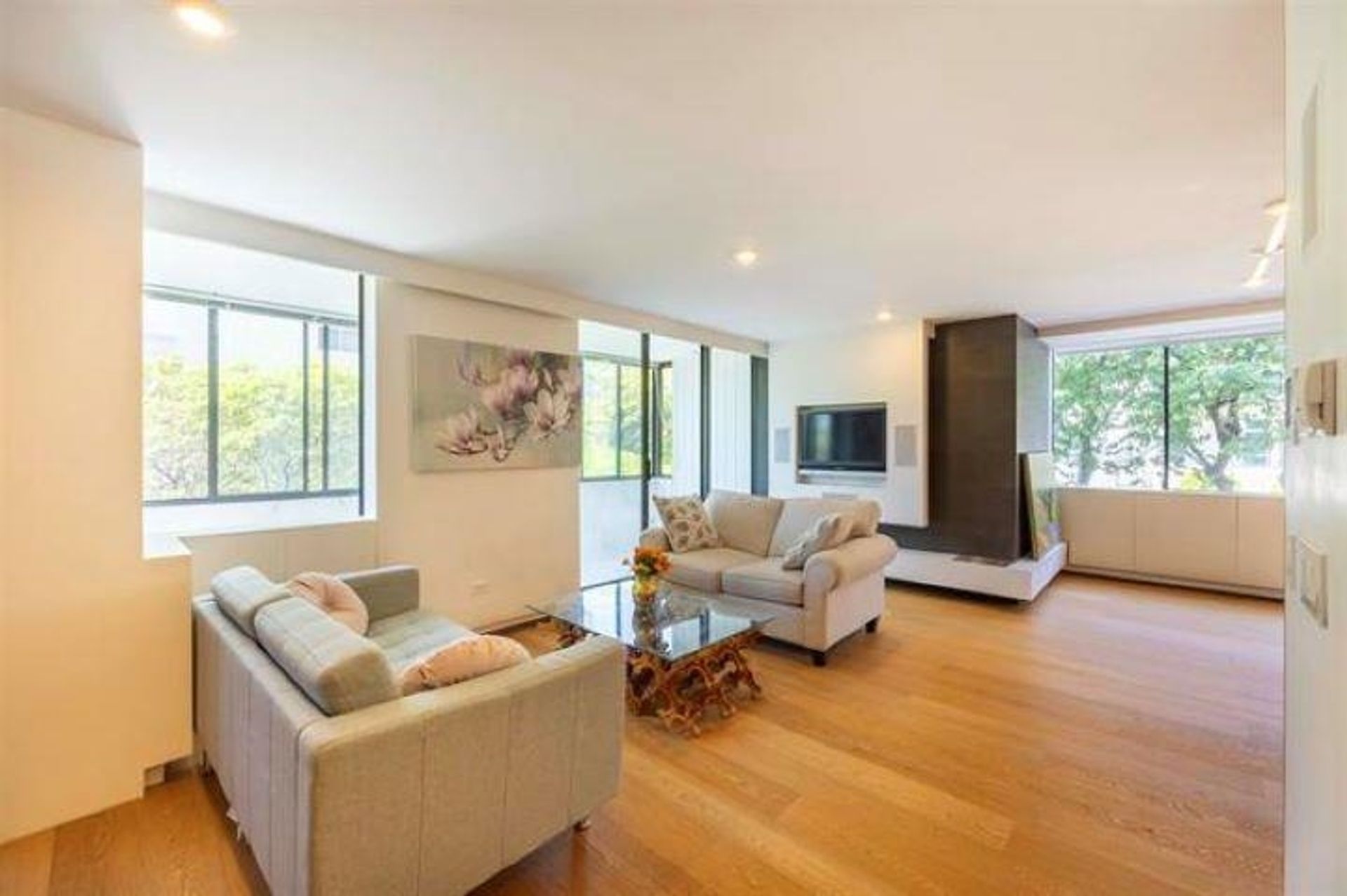 Photo 13 at 203 - 2167 Bellevue Avenue, Dundarave, West Vancouver Photo 13 at 203 - 2167 Bellevue Avenue, Dundarave, West Vancouver