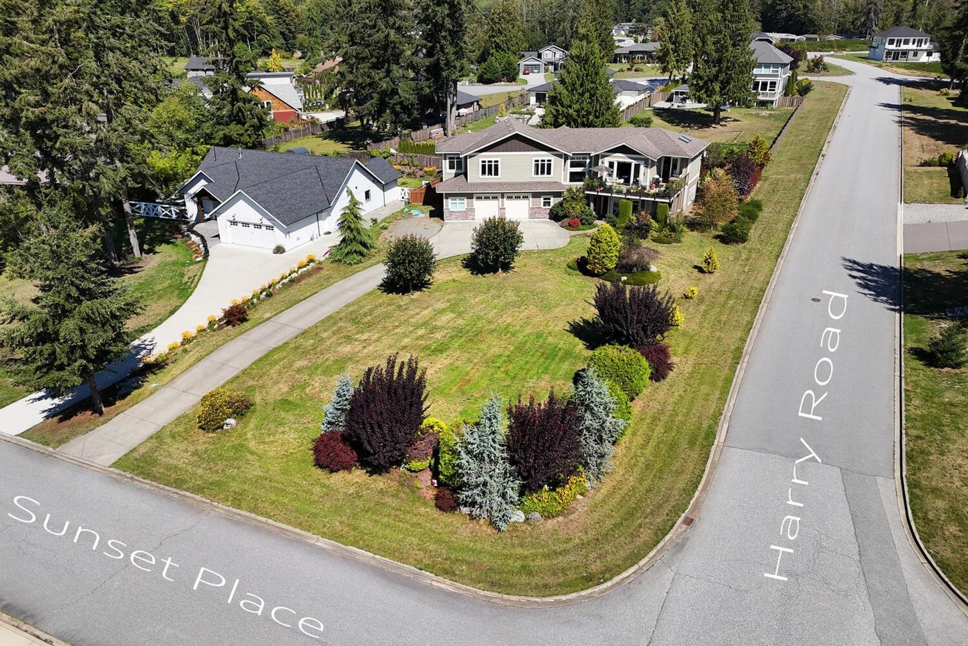 Photo 2 at 1464 Sunset Place, Gibsons & Area, Sunshine Coast Photo 2 at 1464 Sunset Place, Gibsons & Area, Sunshine Coast