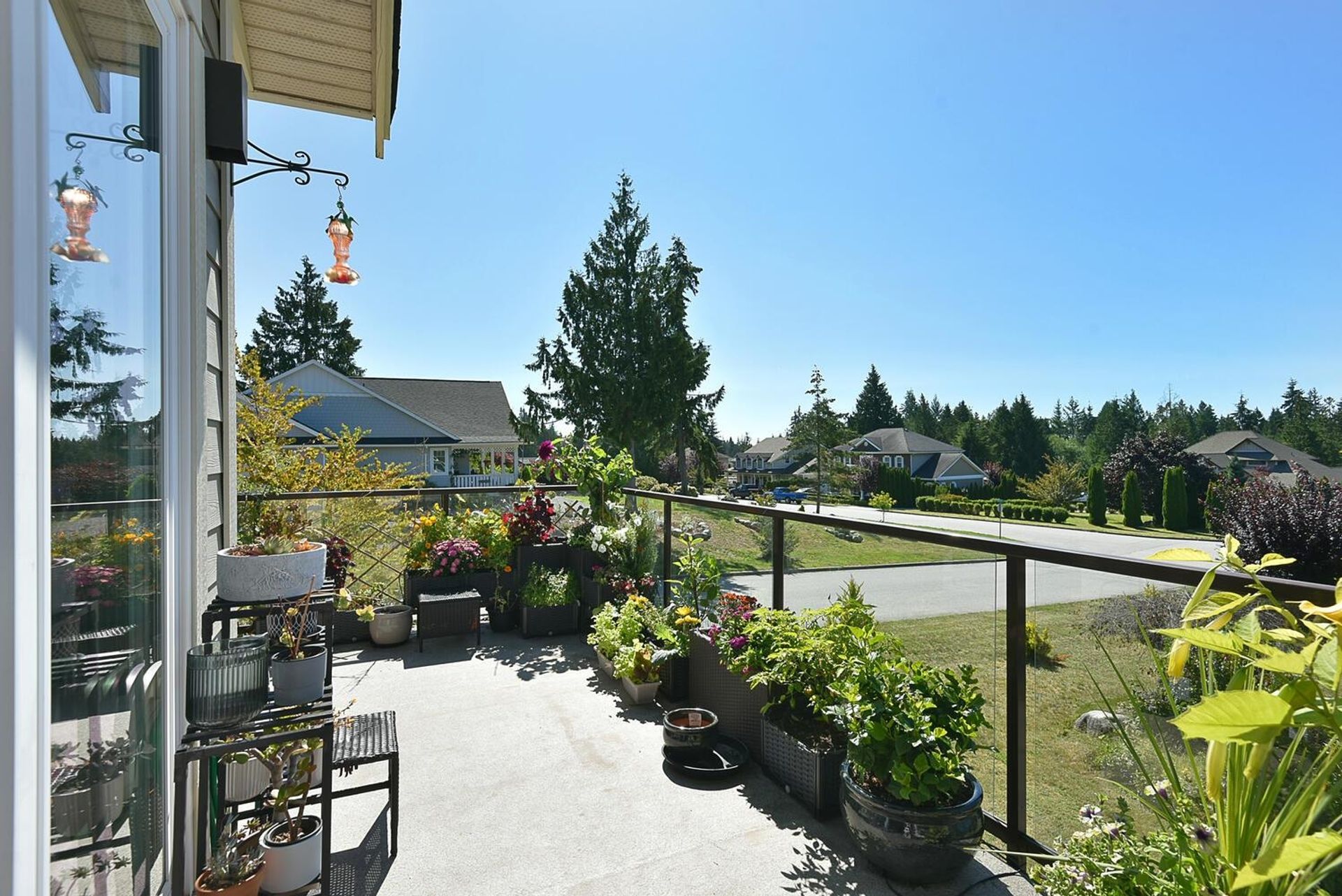 Photo 10 at 1464 Sunset Place, Gibsons & Area, Sunshine Coast Photo 10 at 1464 Sunset Place, Gibsons & Area, Sunshine Coast