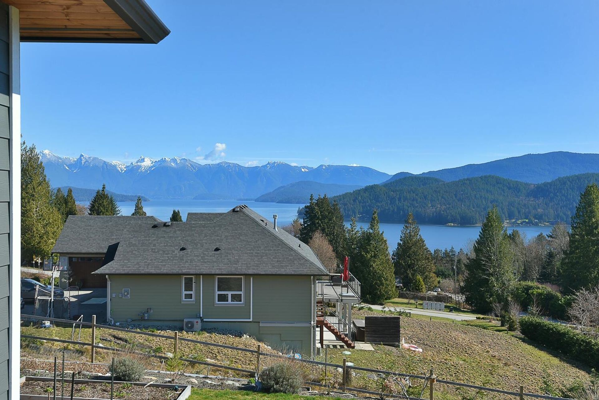 Photo 12 at 605 Woodland Avenue, Gibsons & Area, Sunshine Coast Photo 12 at 605 Woodland Avenue, Gibsons & Area, Sunshine Coast