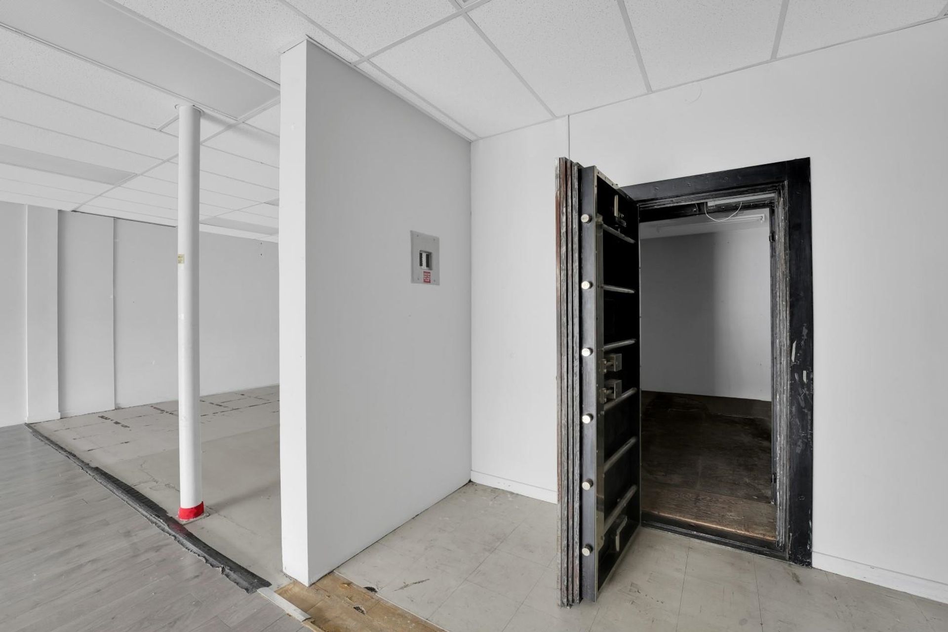 Photo 4 at Unit A - 5651 Cowrie Street, Sechelt District, Sunshine Coast Photo 4 at Unit A - 5651 Cowrie Street, Sechelt District, Sunshine Coast