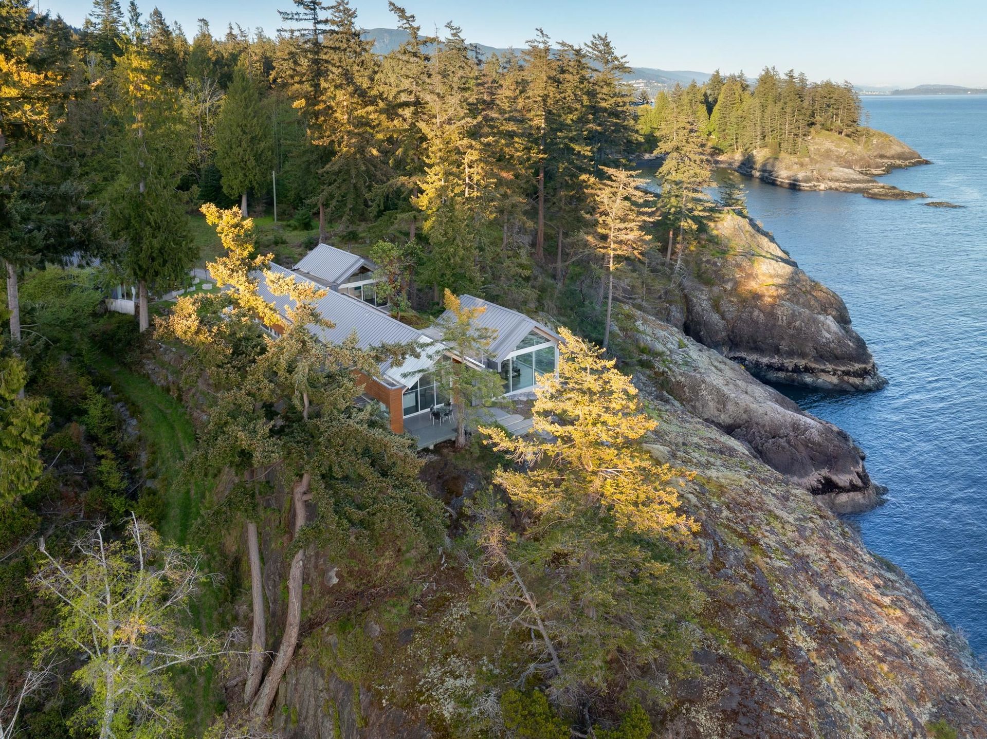931 Ocean Park Lane, Bowen Island by Jordan Bosa Real Estate Advisor 931 Ocean Park Lane, Bowen Island