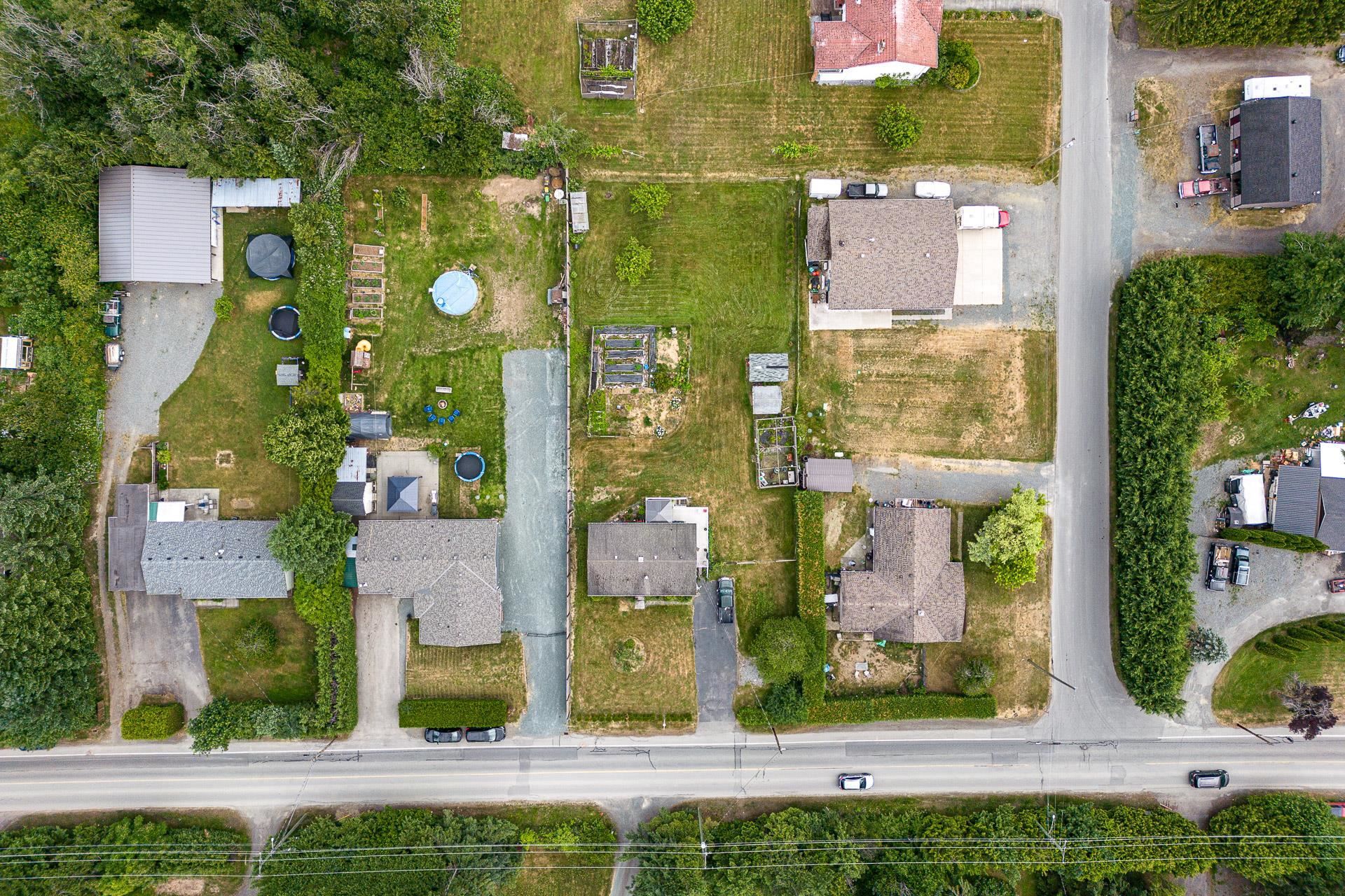 6715 Bell Mckinnon Road, FVREB Out of Town photo 5 6715 Bell Mckinnon Road, FVREB Out of Town photo 5