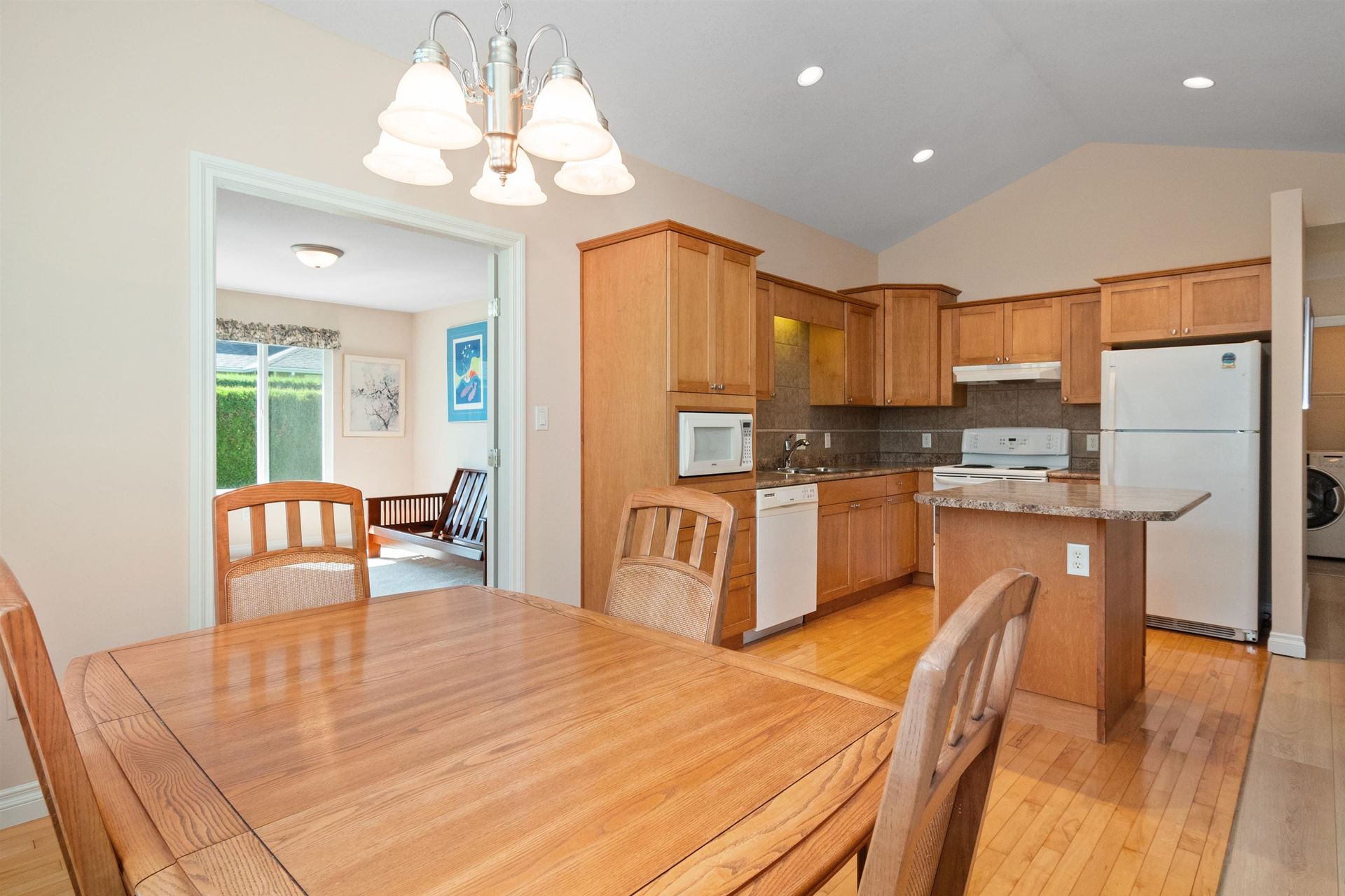 Photo 8 at 3 - 648 Coquihalla Street, Hope, Hope & Area Photo 8 at 3 - 648 Coquihalla Street, Hope, Hope & Area