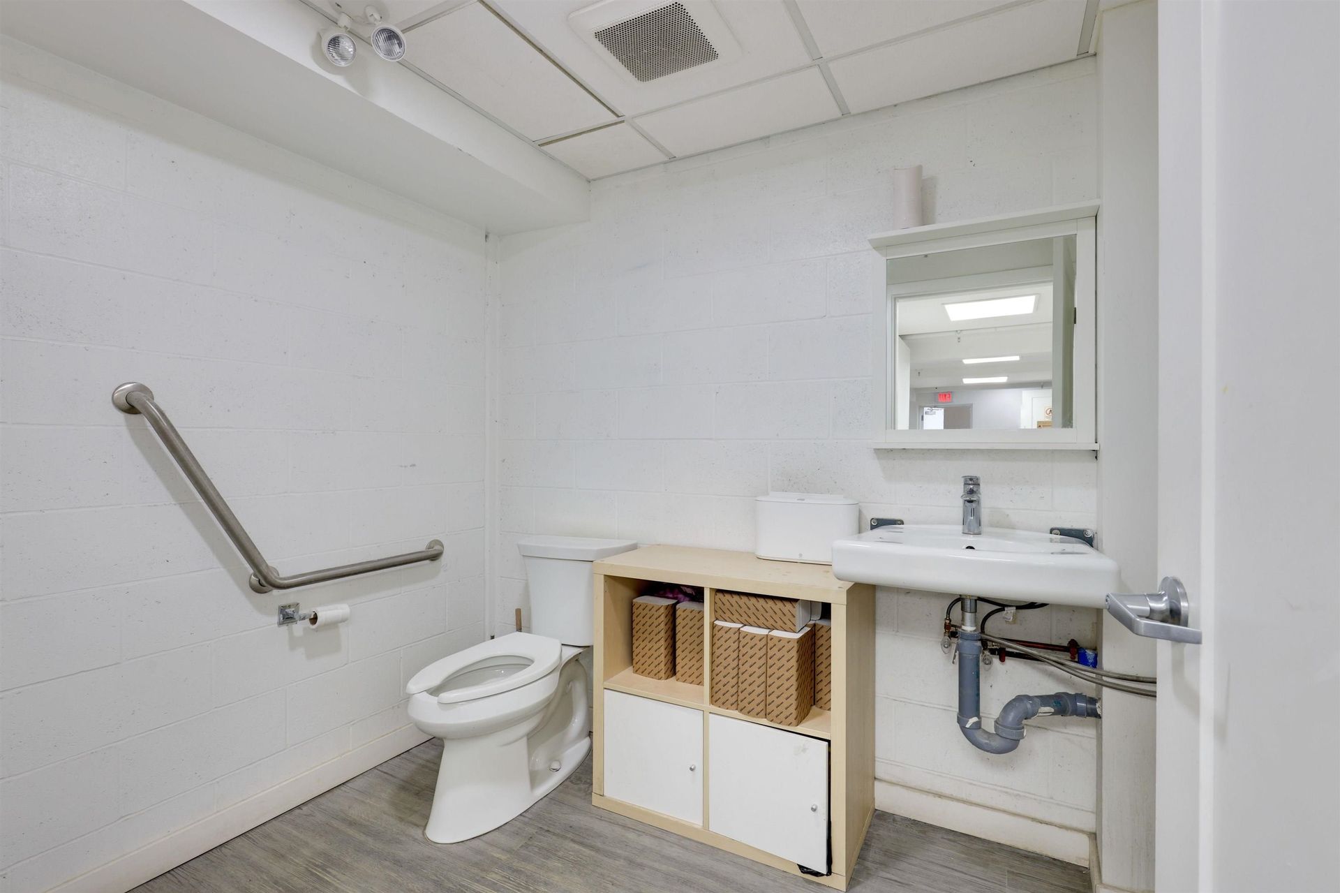 Photo 9 at 943 E Hastings Street, Strathcona, Vancouver East Photo 9 at 943 E Hastings Street, Strathcona, Vancouver East