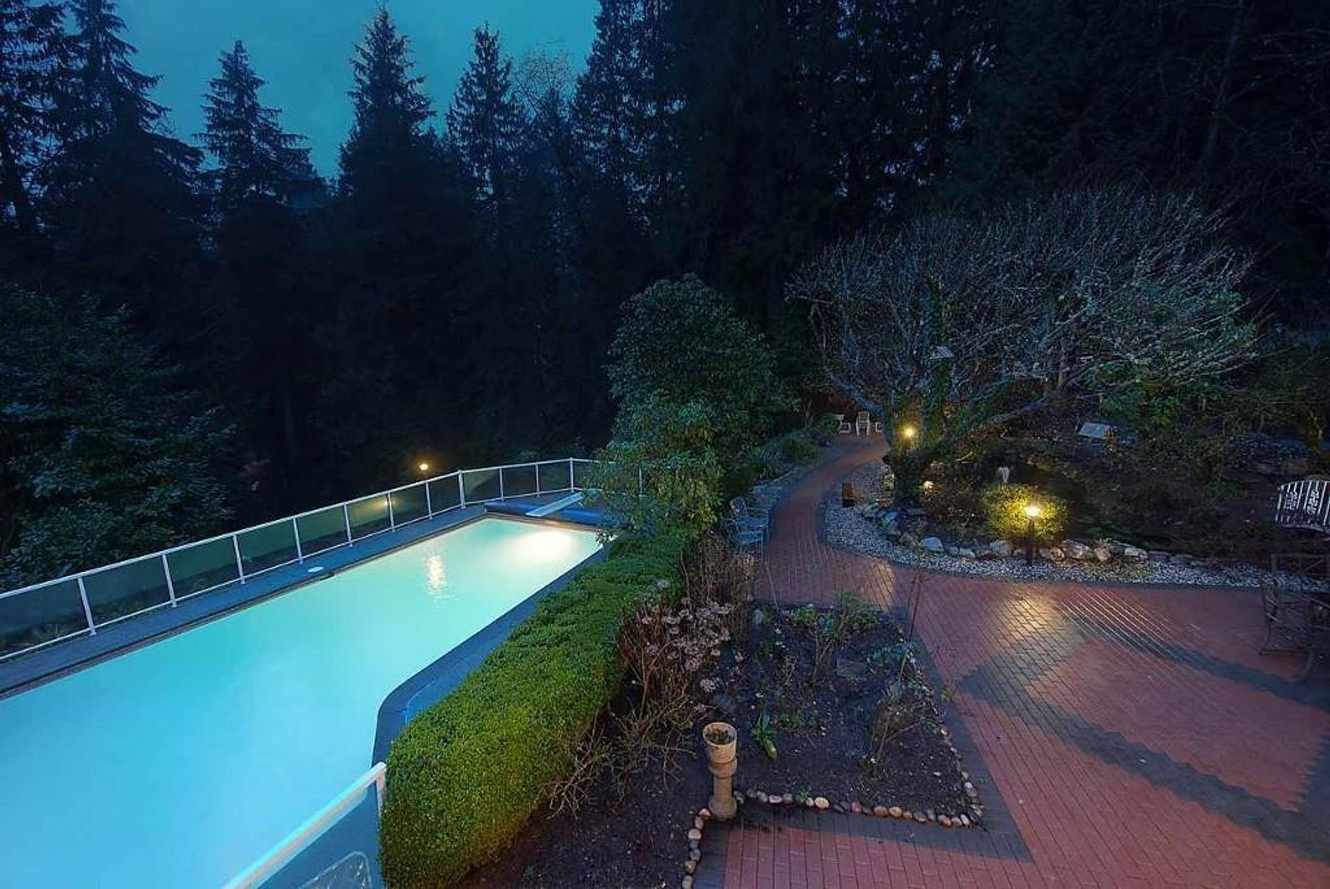 Photo 3 at 440 Newlands Road, Cedardale, West Vancouver Photo 3 at 440 Newlands Road, Cedardale, West Vancouver