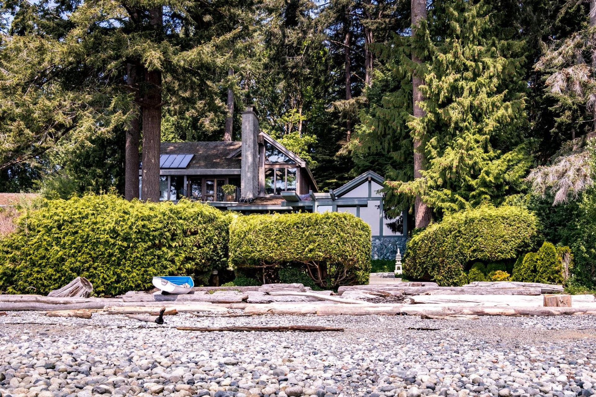 Photo 3 at 3581 Beach Avenue, Roberts Creek, Sunshine Coast Photo 3 at 3581 Beach Avenue, Roberts Creek, Sunshine Coast