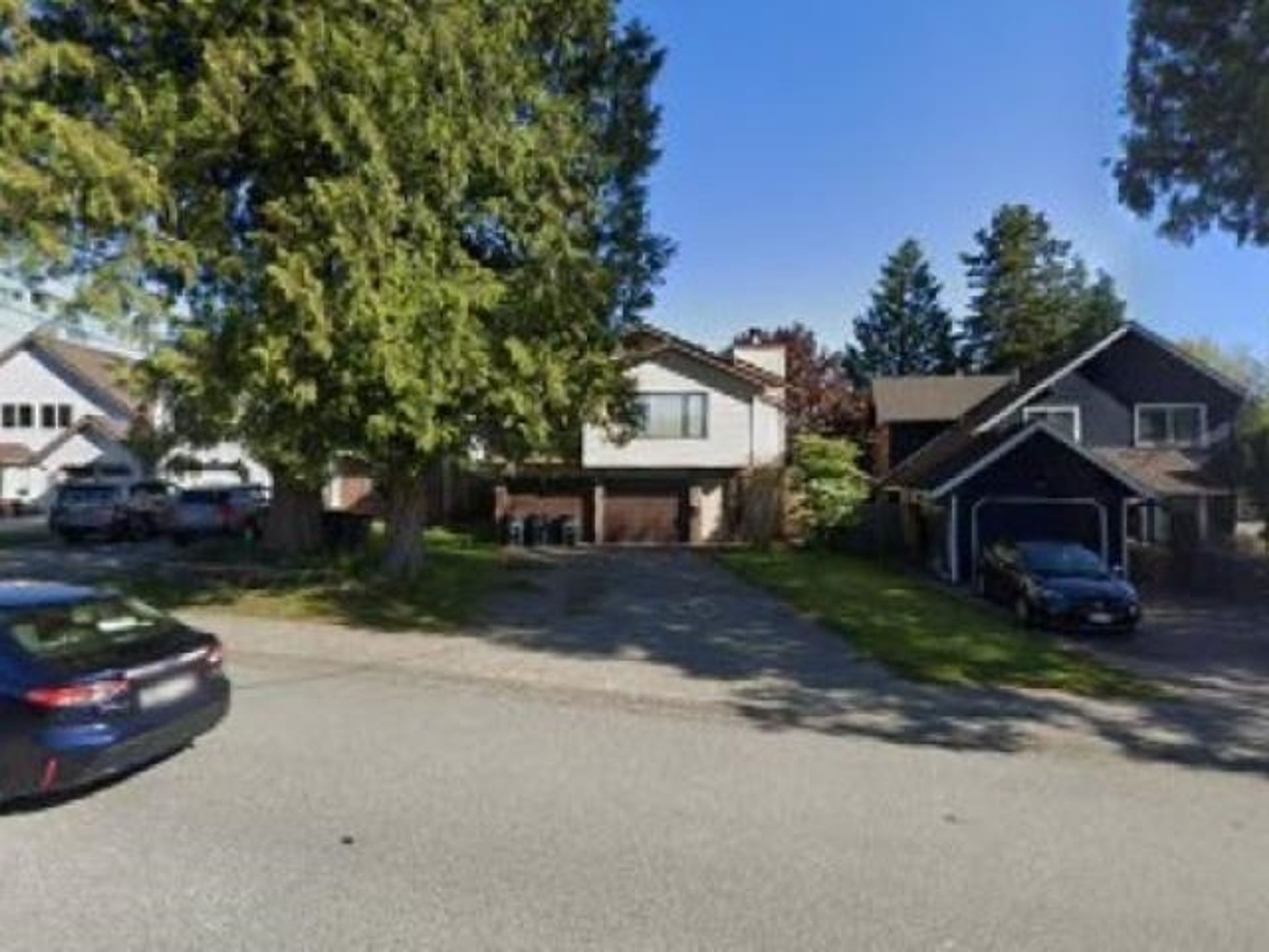 15077 98 Avenue, Guildford, North Surrey photo number 2 15077 98 Avenue, Guildford, North Surrey photo number 2