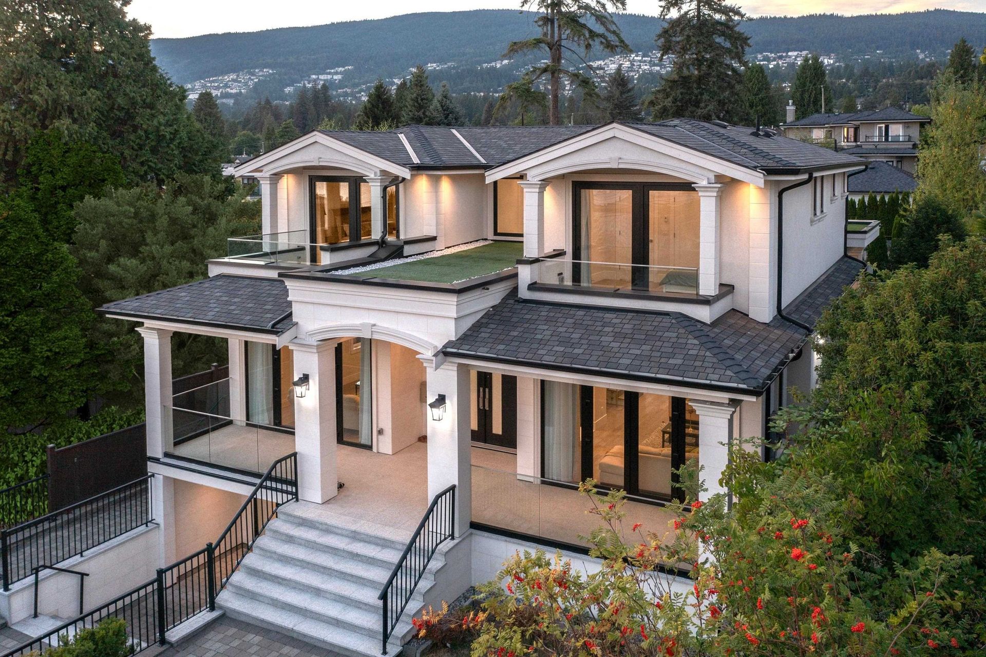 1115 Fulton Avenue, Ambleside, West Vancouver photo number 2 1115 Fulton Avenue, Ambleside, West Vancouver photo number 2