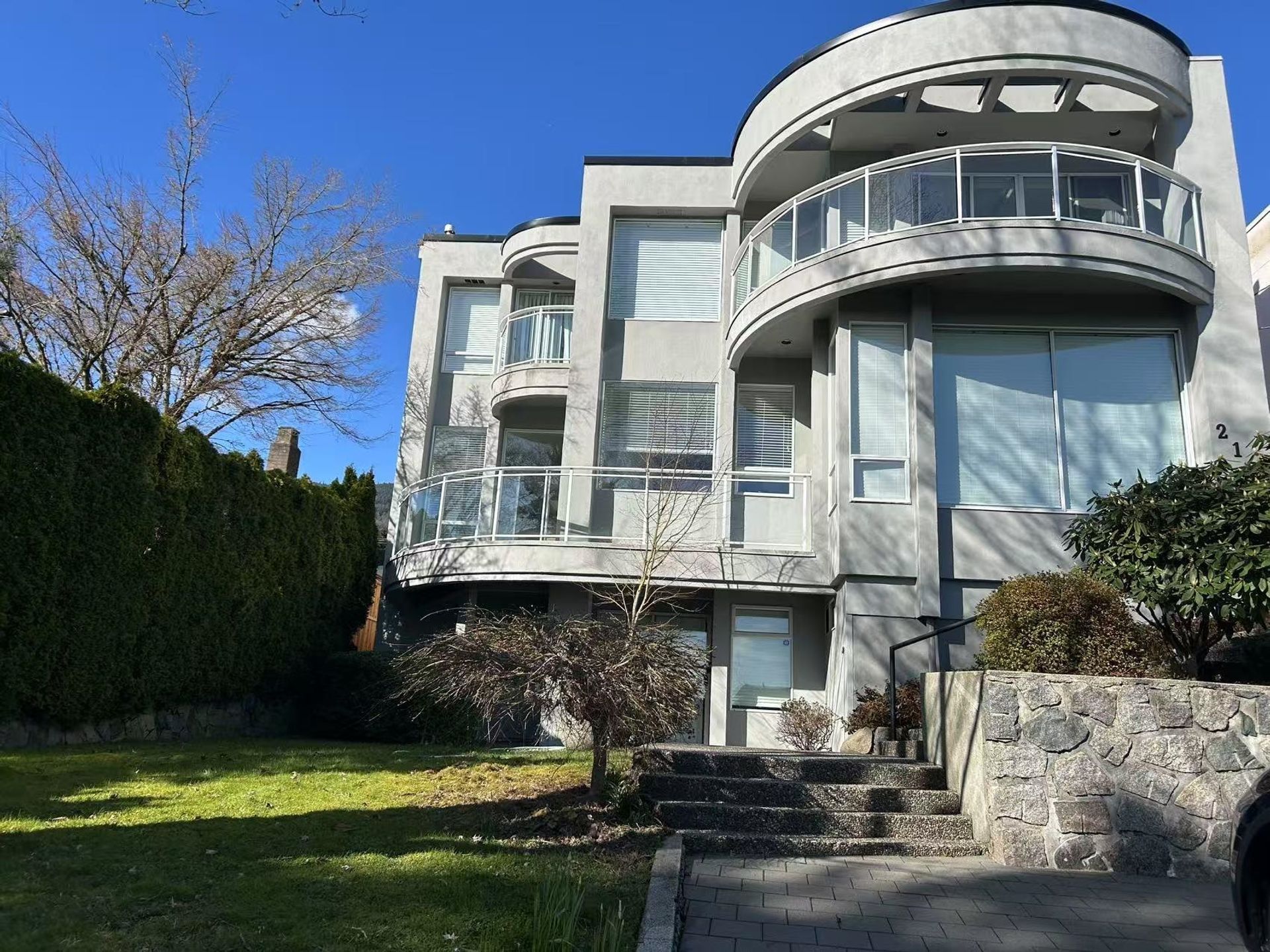 Photo 1 at 2135 Lawson Avenue, Dundarave, West Vancouver Photo 1 at 2135 Lawson Avenue, Dundarave, West Vancouver