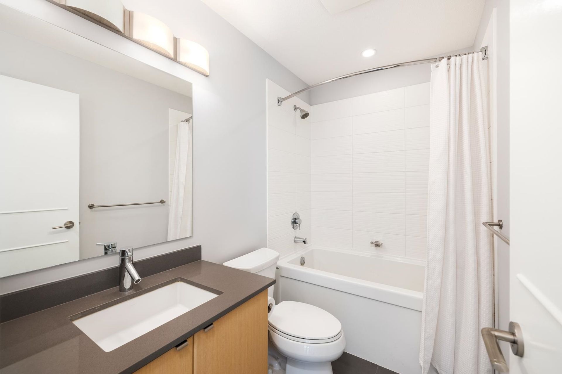 Photo 23 at 121 - 735 W 15th Street, Mosquito Creek, North Vancouver